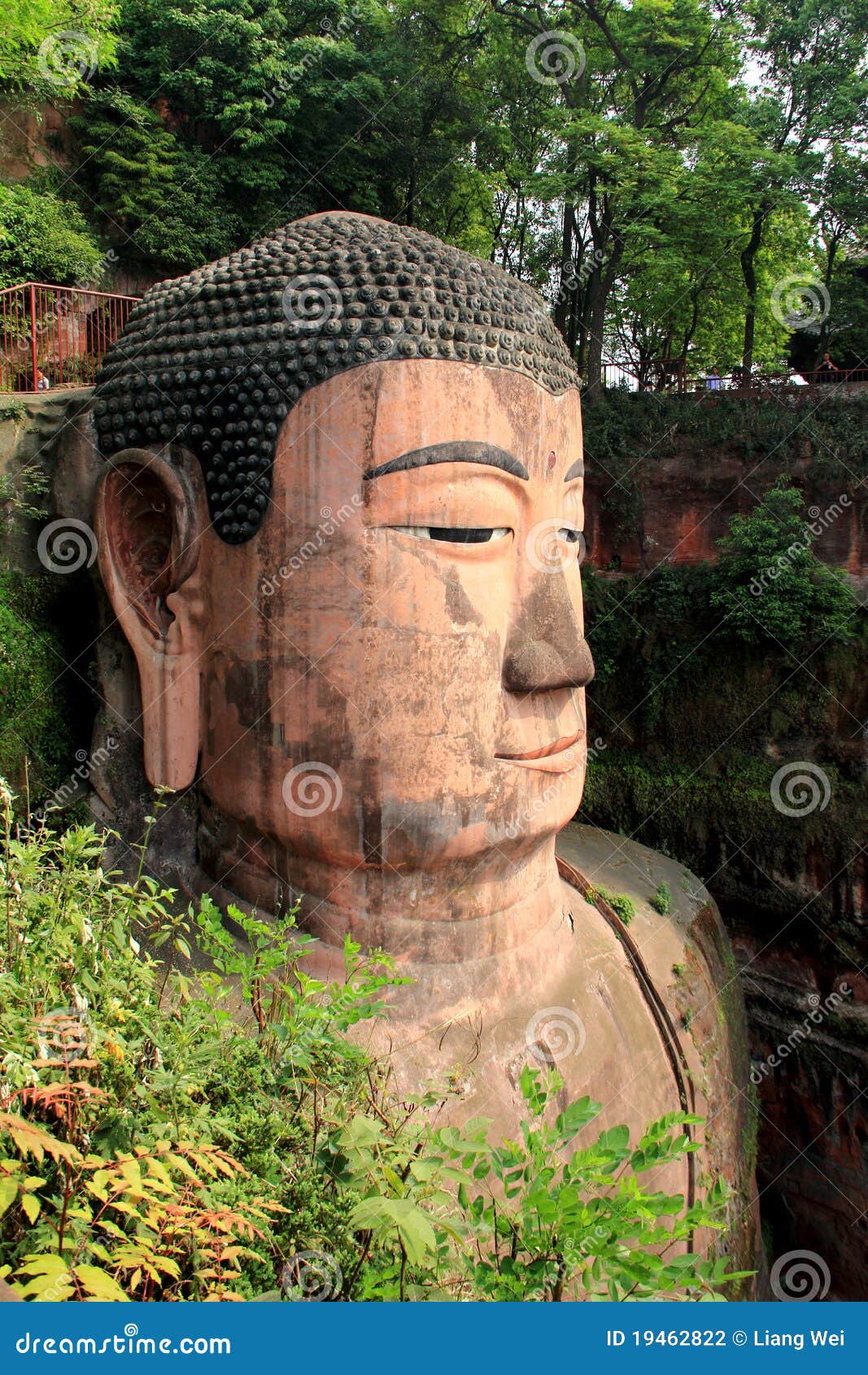 Leshan Giant Buddha stock photo. Image of sculpture, religions - 19462822