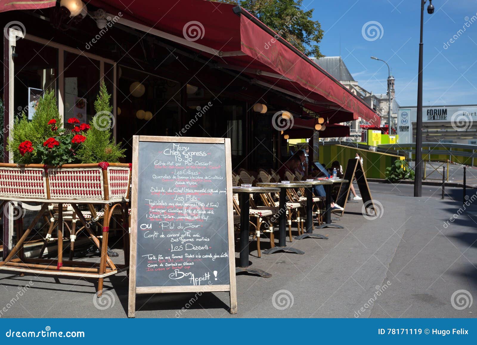 Let`s eat in Paris! editorial stock image. Image of outdoor - 78171119