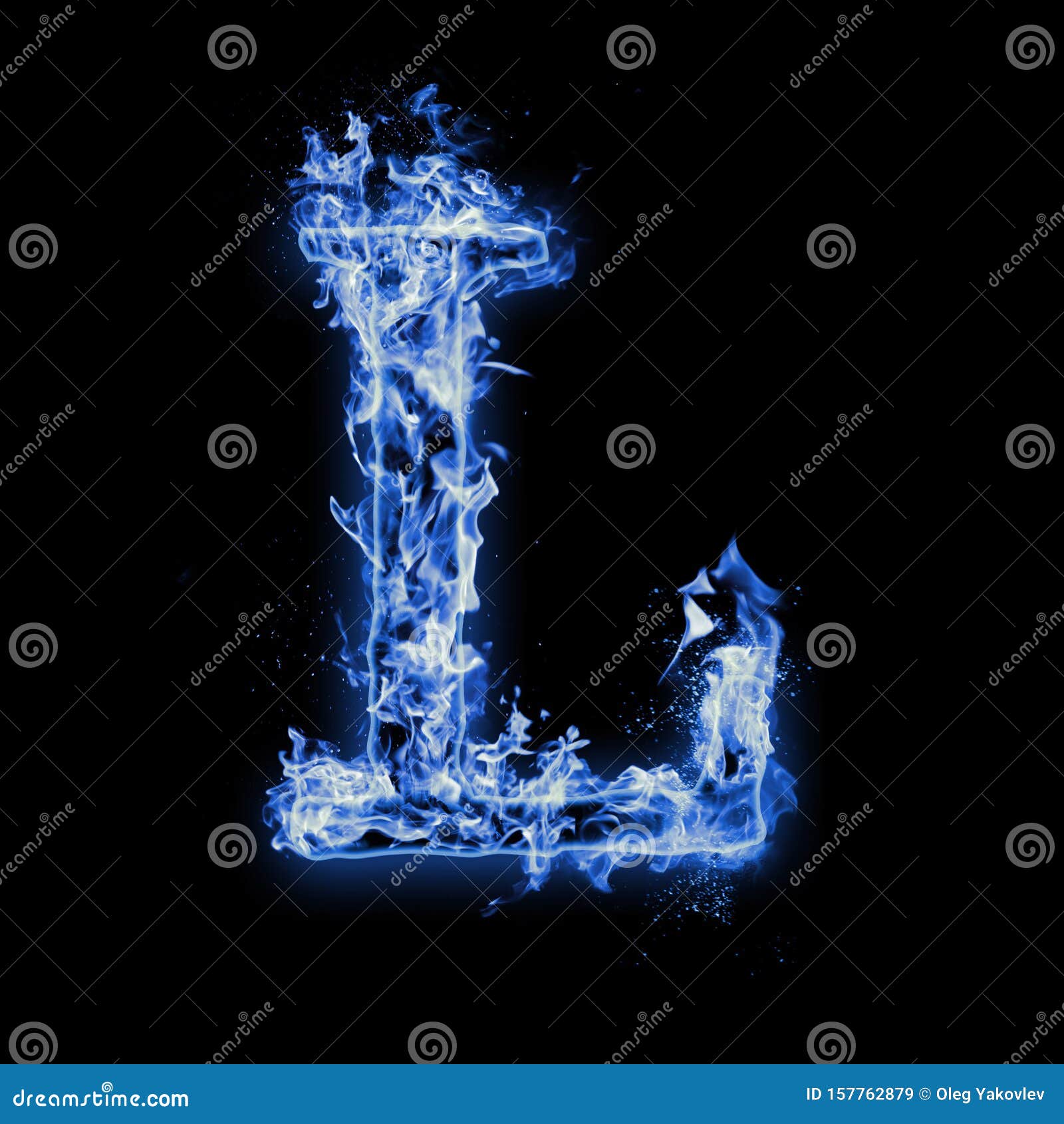 Letra L. El Fuego Azul Arde En Negro Stock de ilustración - Ilustración de  arte, resplandor: 157762879