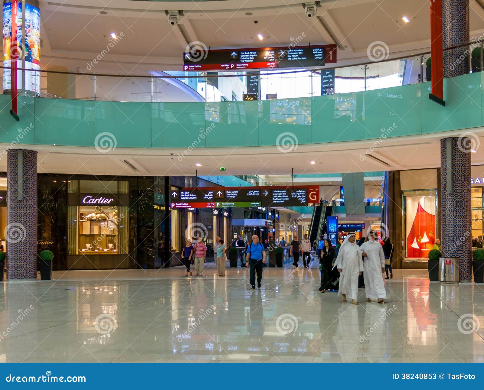 Leute Die In Dubai Mall Kaufen Redaktionelles Stockfoto Bild Von Mall Dubai