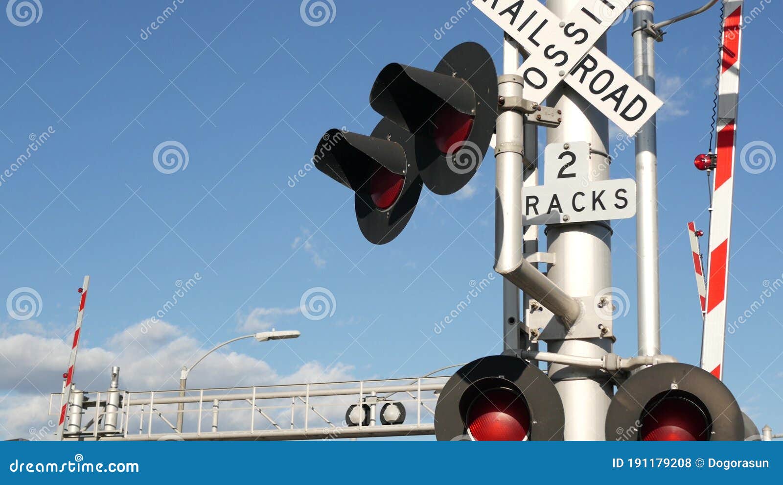 Level Crossing Warning Signal In Usa Crossbuck Notice And Red Traffic Light On Rail Road Intersection In California Railway Stock Photo Image Of Intersection Abstract