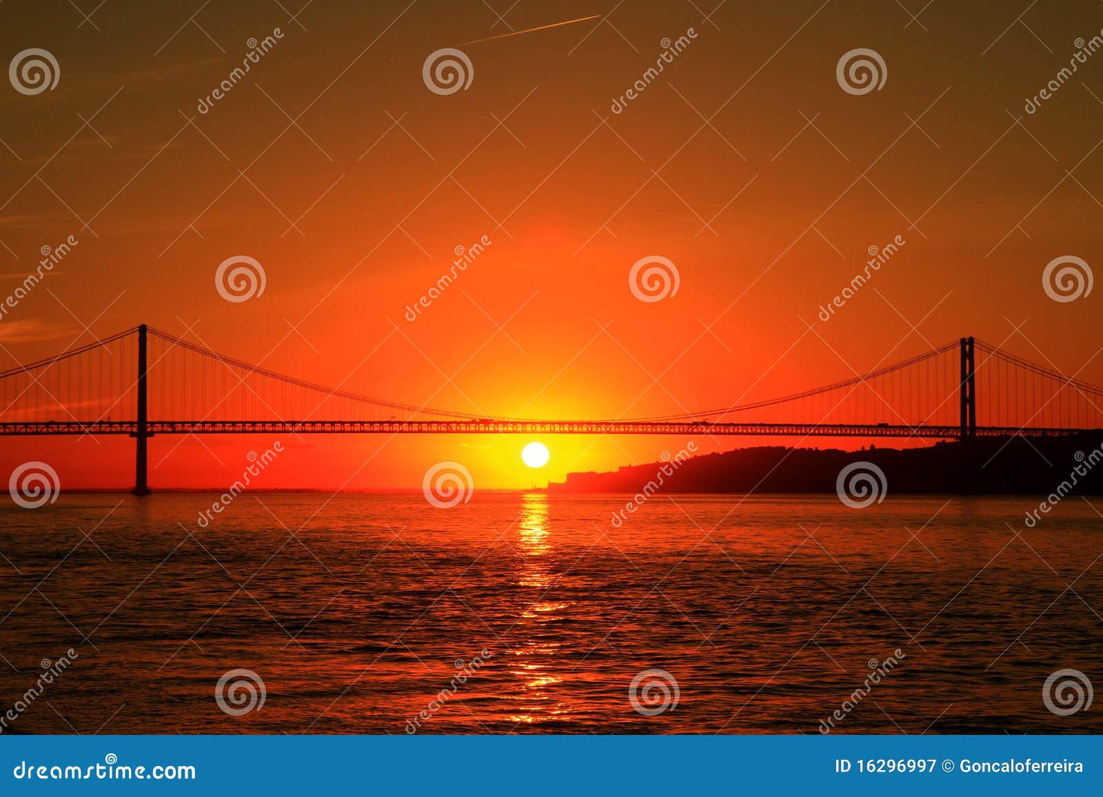 Lever De Soleil à Lisbonne Image Stock Image Du Sunset