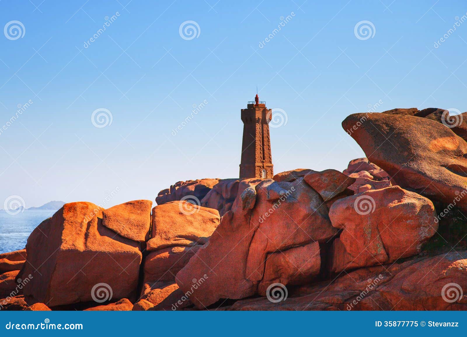 Lever De Soleil De Phare De Ploumanach Dans La Côte Rose De