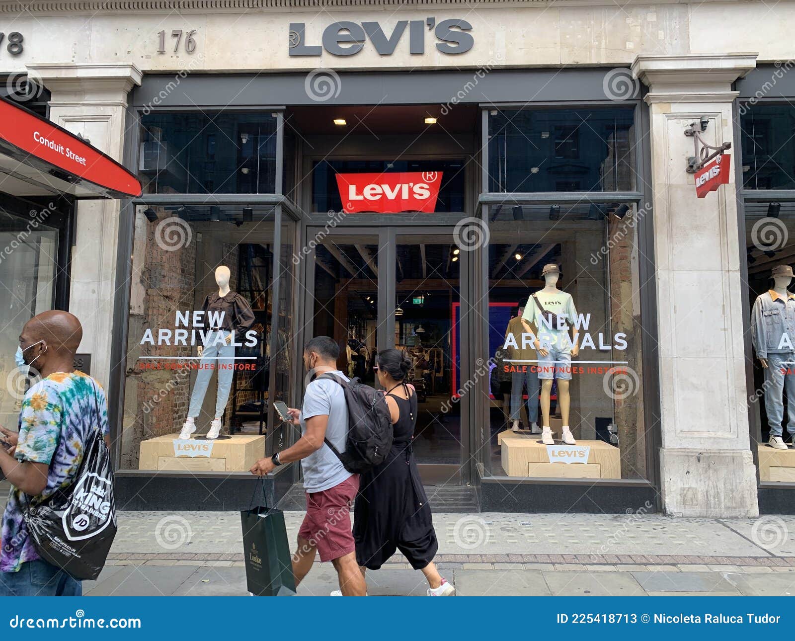 Levi`s Iconic Jeans Company Store in Regent Street London England 2021 ...