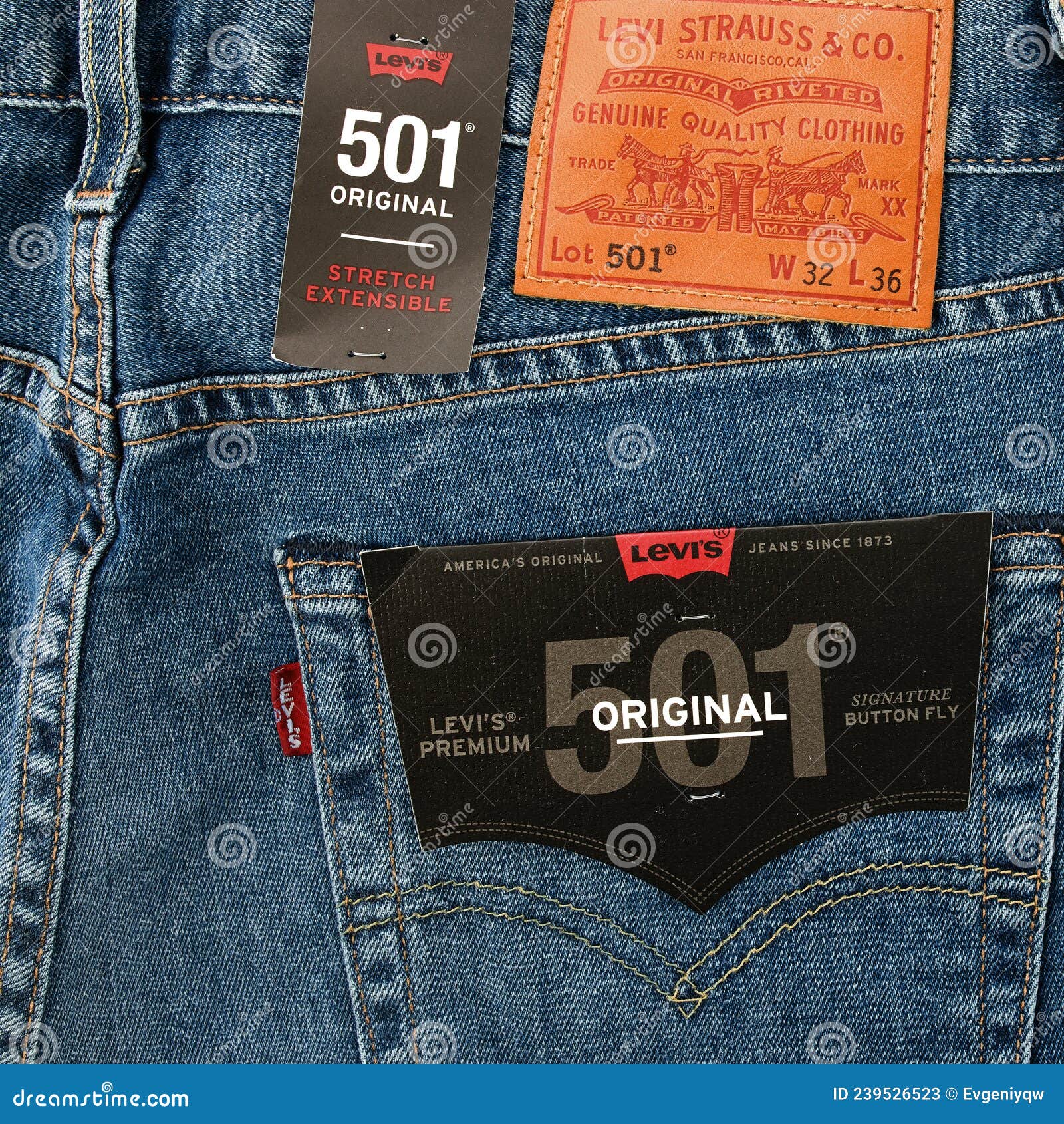 LEVI'S leather label on the blue jeans – Stock Editorial Photo © Armastus  #125822034