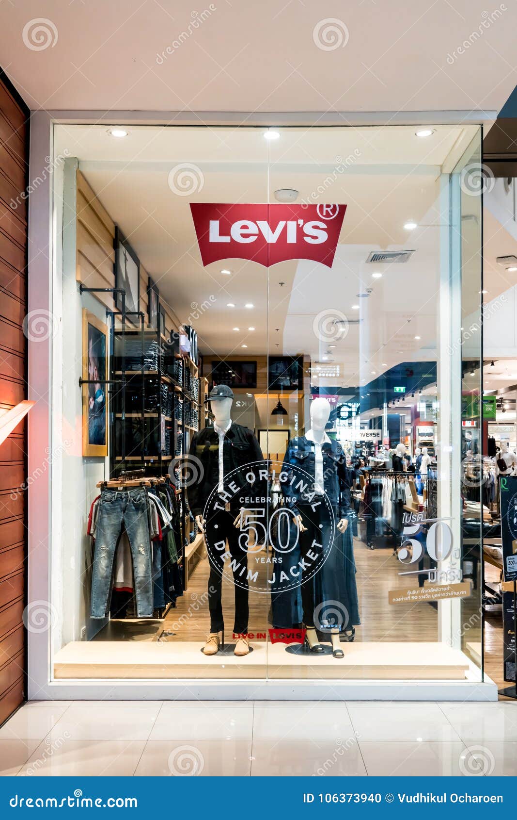 Levi`s Shop at Mega Bangna, Bangkok, Thailand, Oct 18, Editorial Image - Image of basic: 106373940