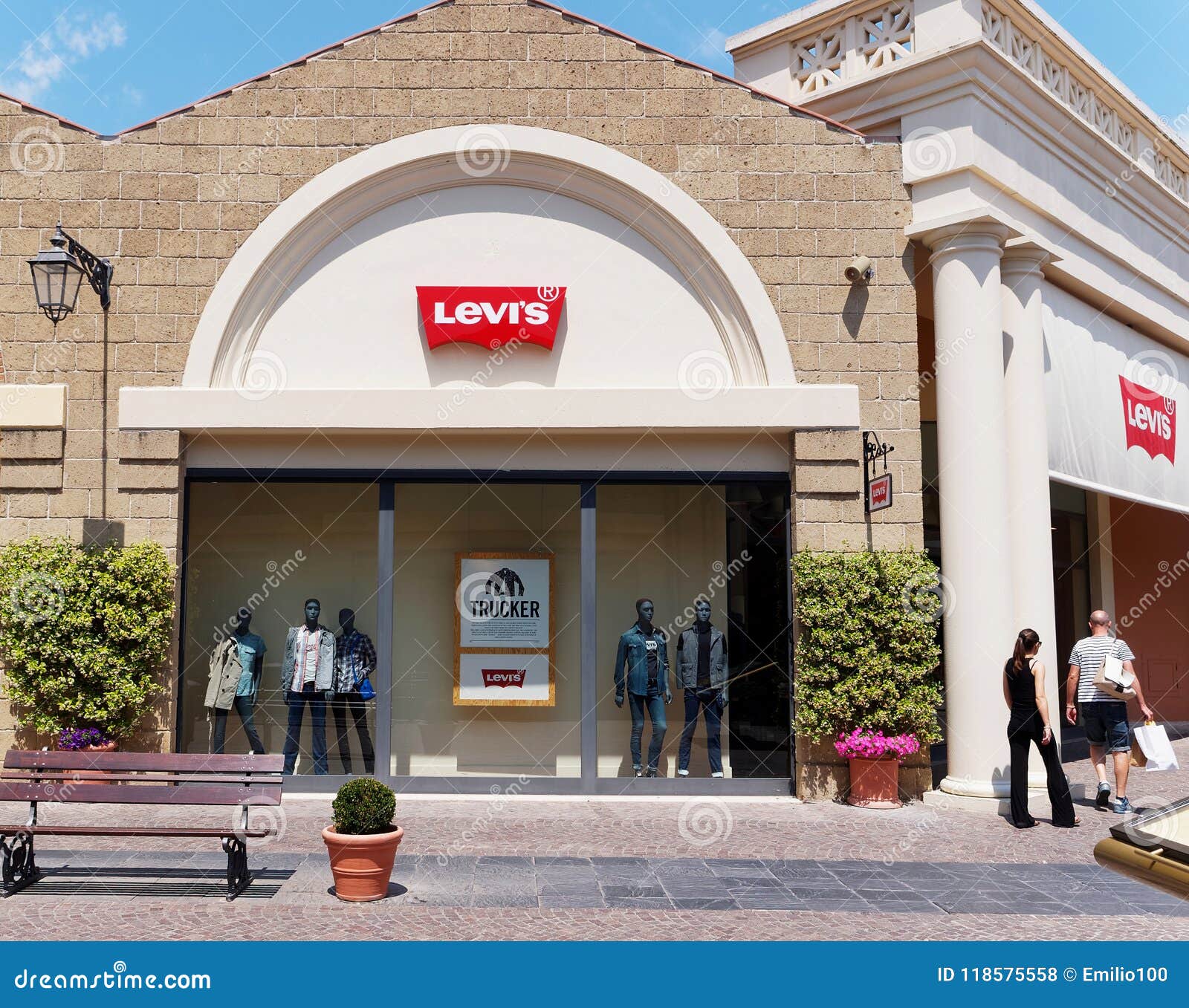 Levi`s Store In Rome, Italy With People 