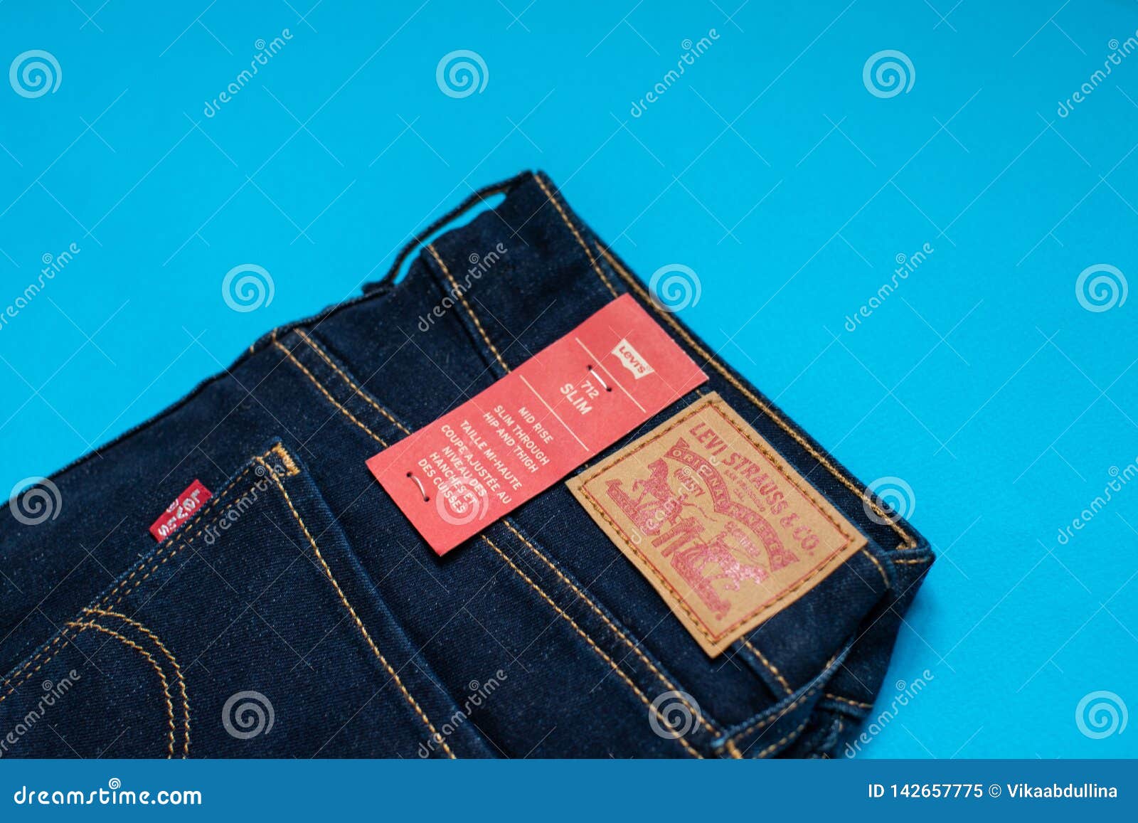 levi strauss jeans 712 slim