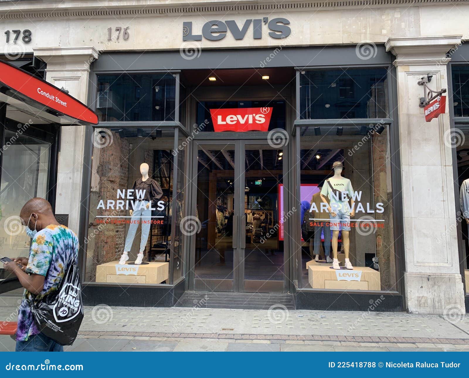 Levi`s Iconic Jeans Company in London England 2021 Editorial Stock - Image of business, advertisements: 225418788