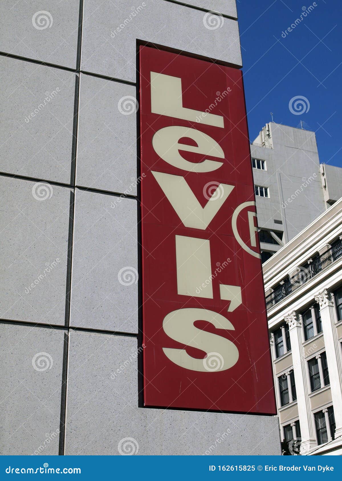 Levi Strauss Logo on Side of Building Editorial Image - Image of clothing,  landmark: 162615825