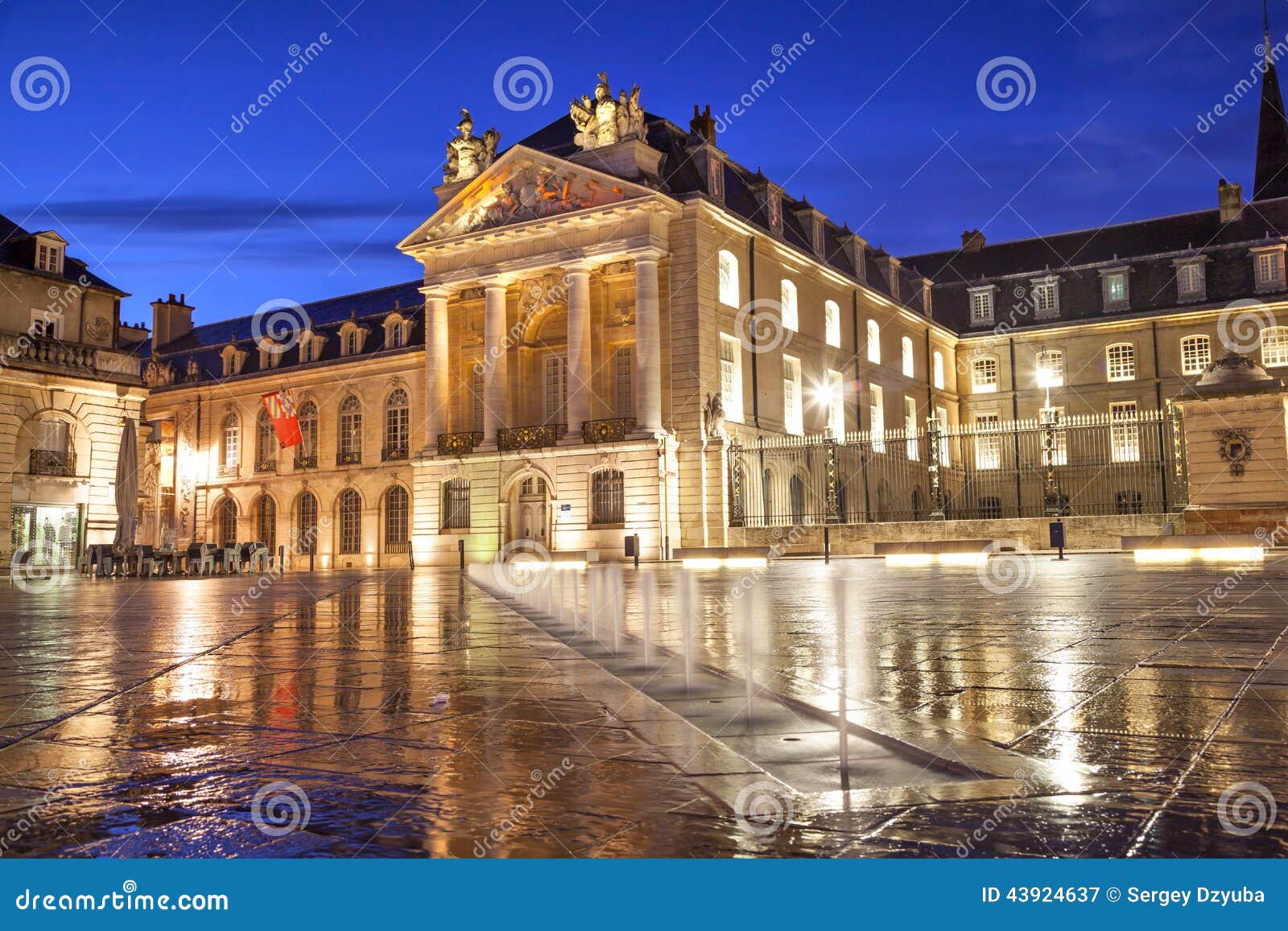 liberation square, dijon