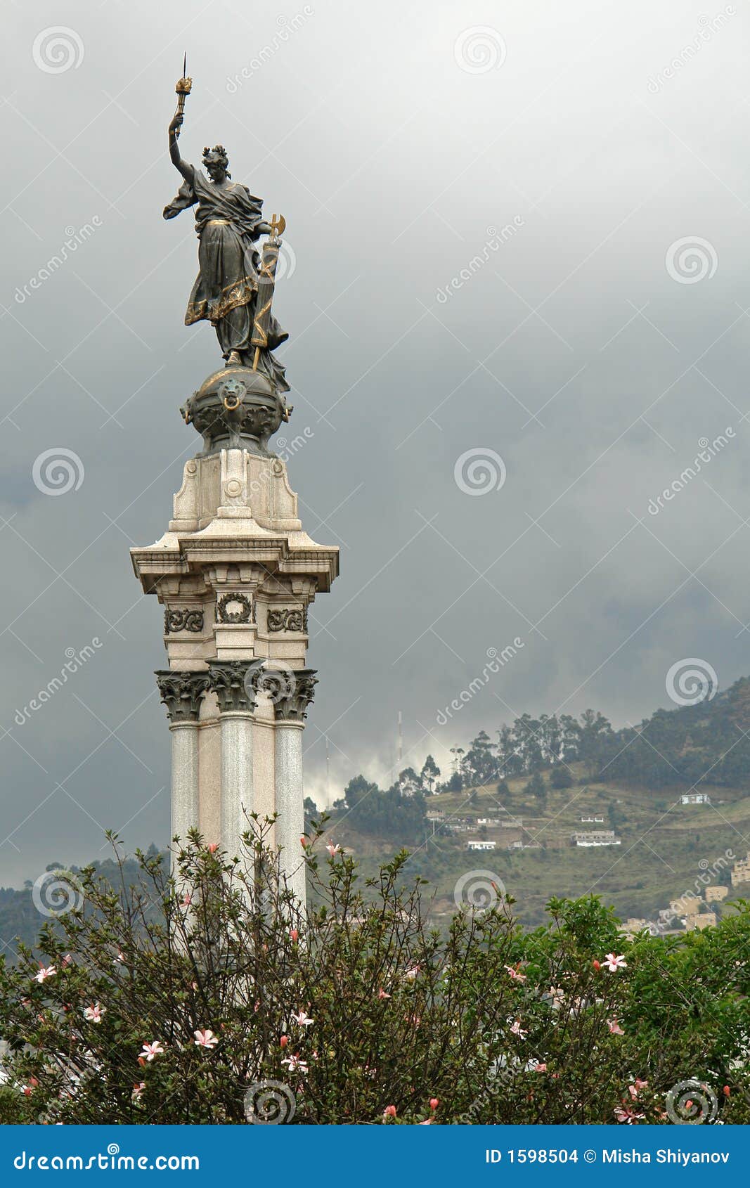 liberty statue, plaza de la independencia