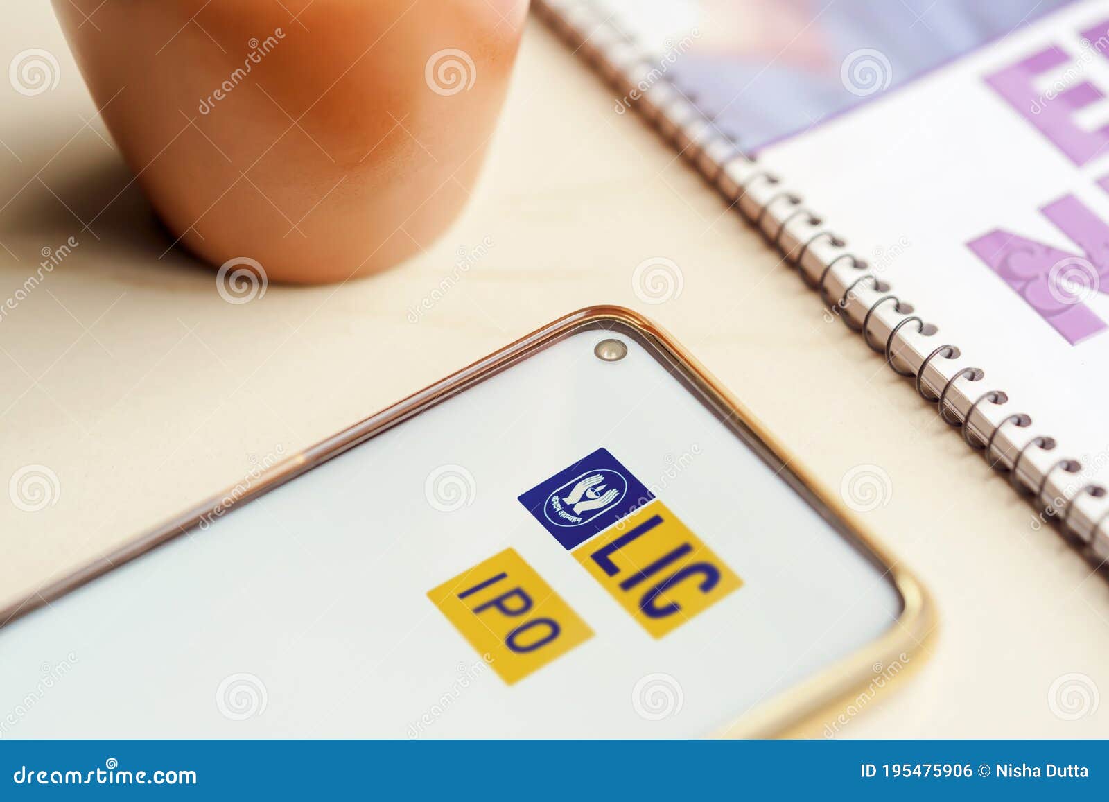 LIC Initial Public Offering Editorial Photo - Image of customer, economy:  195475906