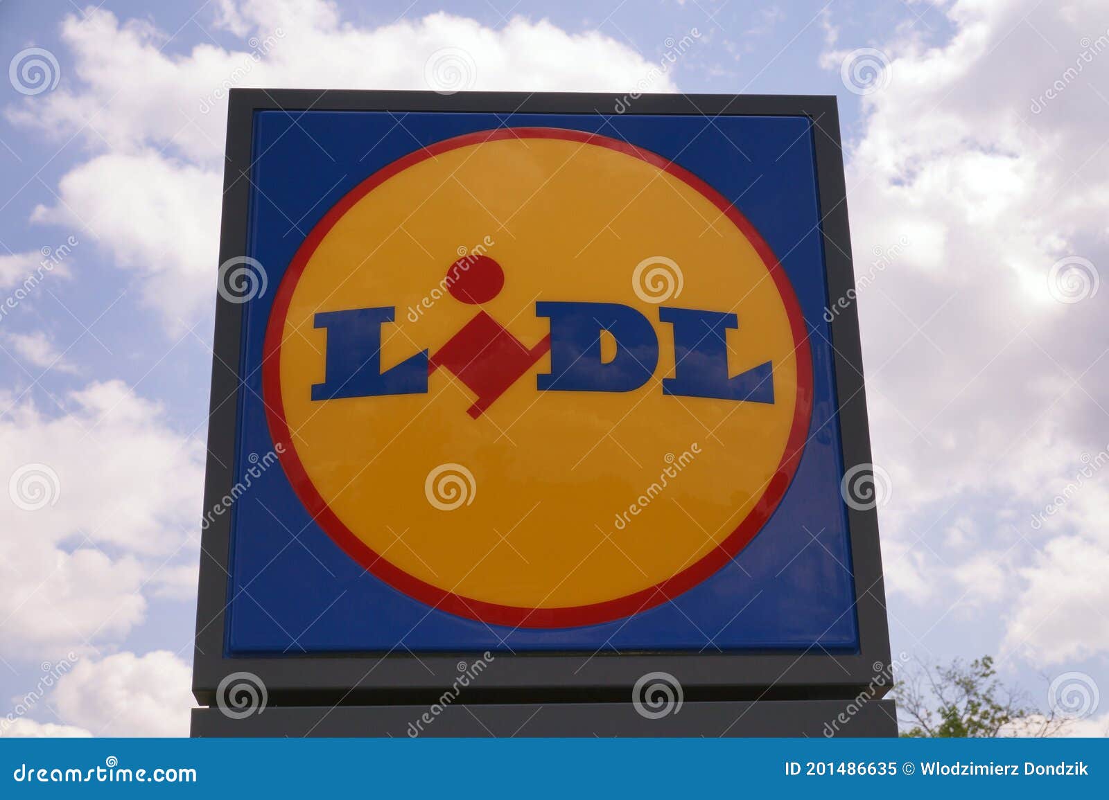 Lidl Advertising Pylon. Lidl Stiftung & Co. KG is a German Discount Supermarket Chain that Over 10,000 Editorial Image - Image of hypermarket, market: 201486635