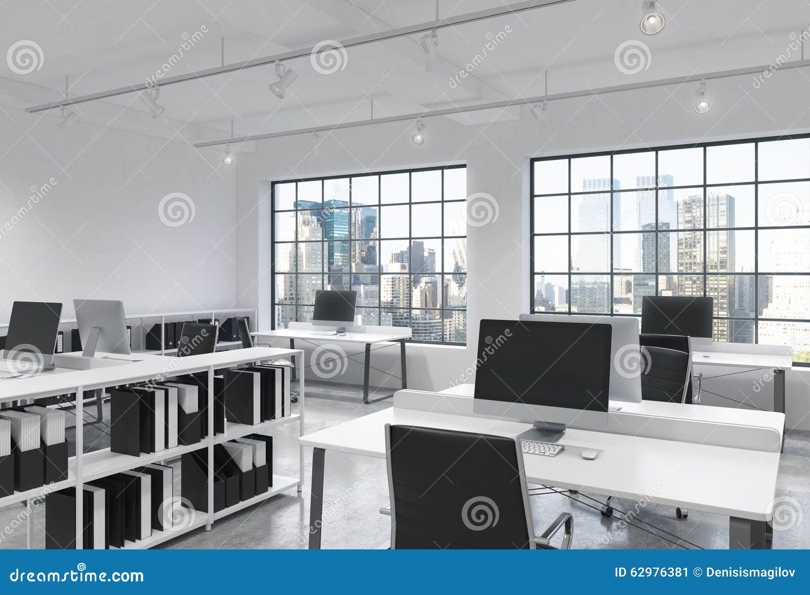 Lieux de travail dans un bureau moderne lumineux de l'espace ouvert de grenier Des Tableaux sont équipés des ordinateurs modernes ; étagères à livres Vue panoramique de New York Un concept de services de conseil de haute qualité rendu 3d