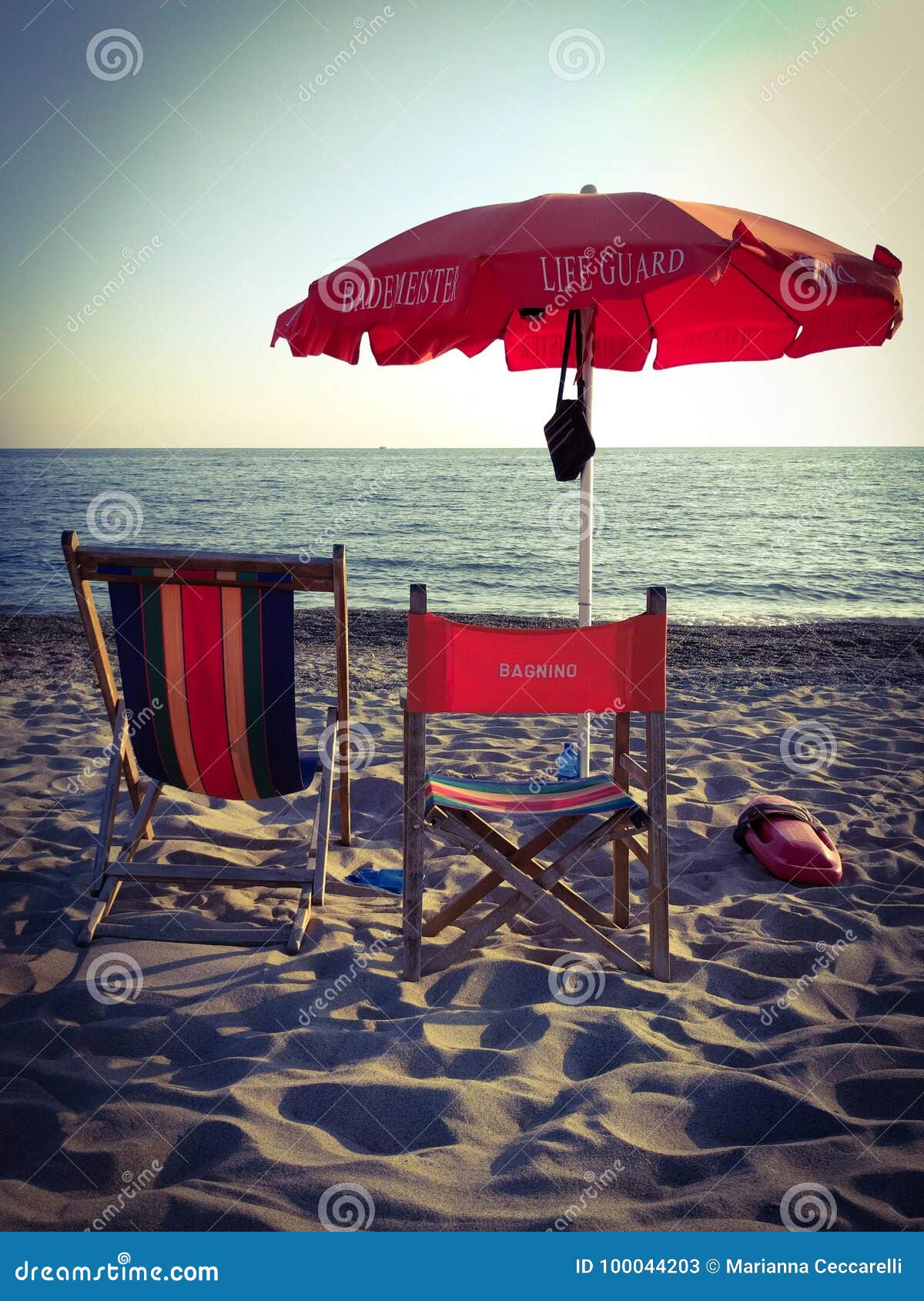 lifeguard station with paraso