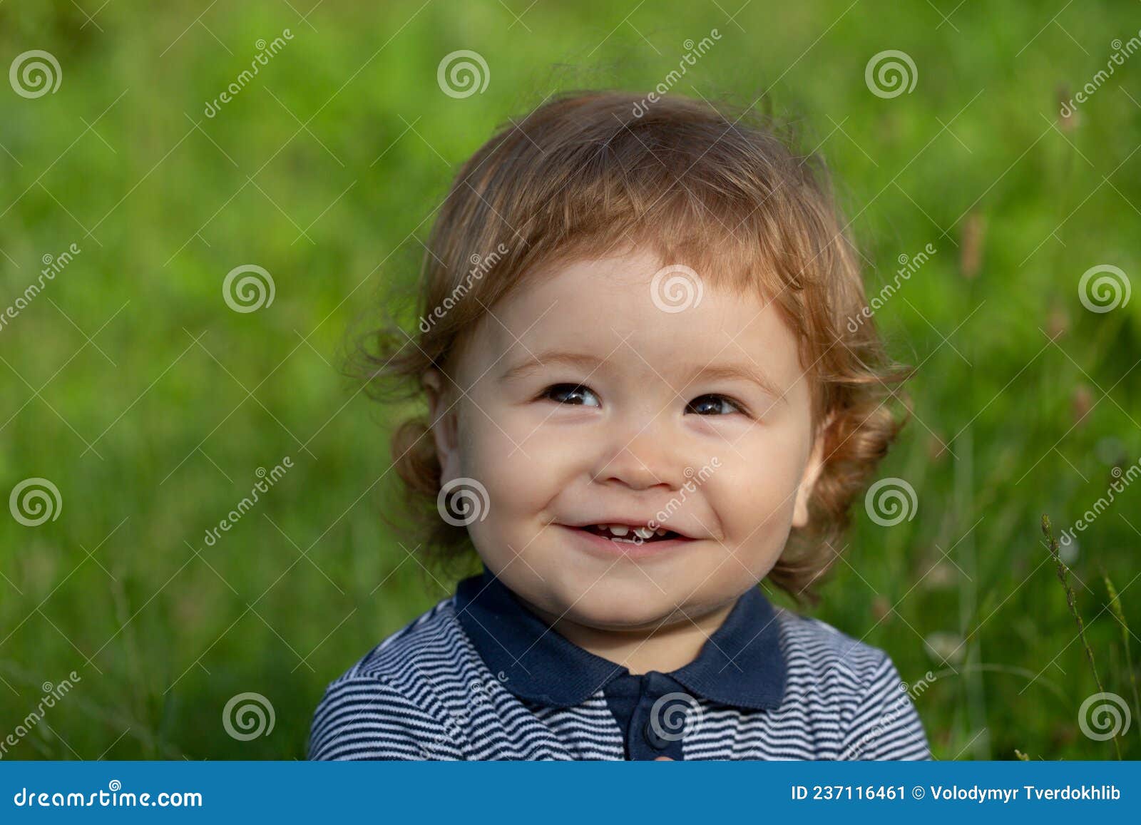 Lifestyle Portrait Baby Child in Happines at the Outside in the Meadow ...