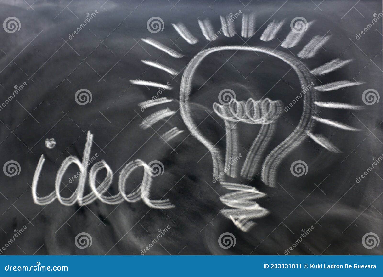 a light bulb drawn on the blackboard