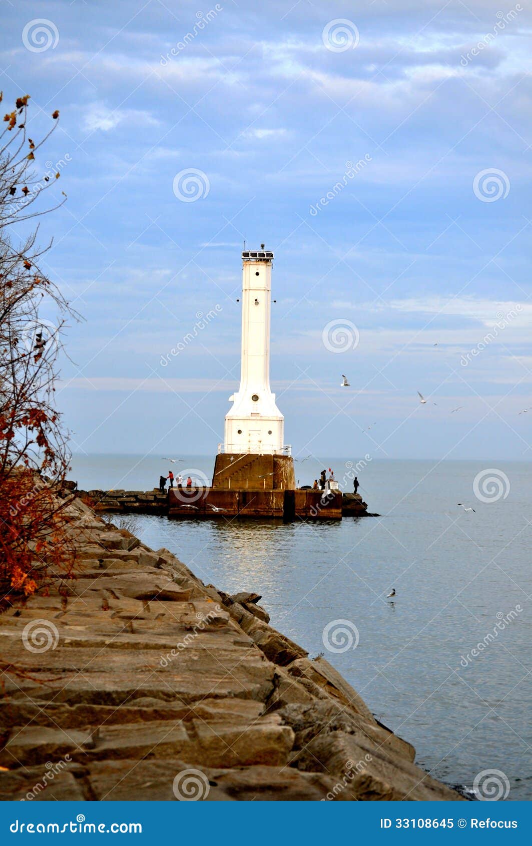 Lighthouse on Lake Erie stock image. Image of blue, calm 33108645