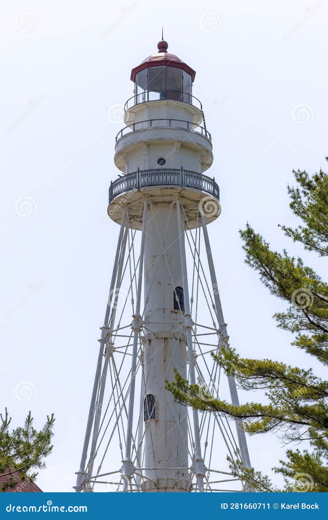 Two Rivers lighthouse - UWDC - UW-Madison Libraries