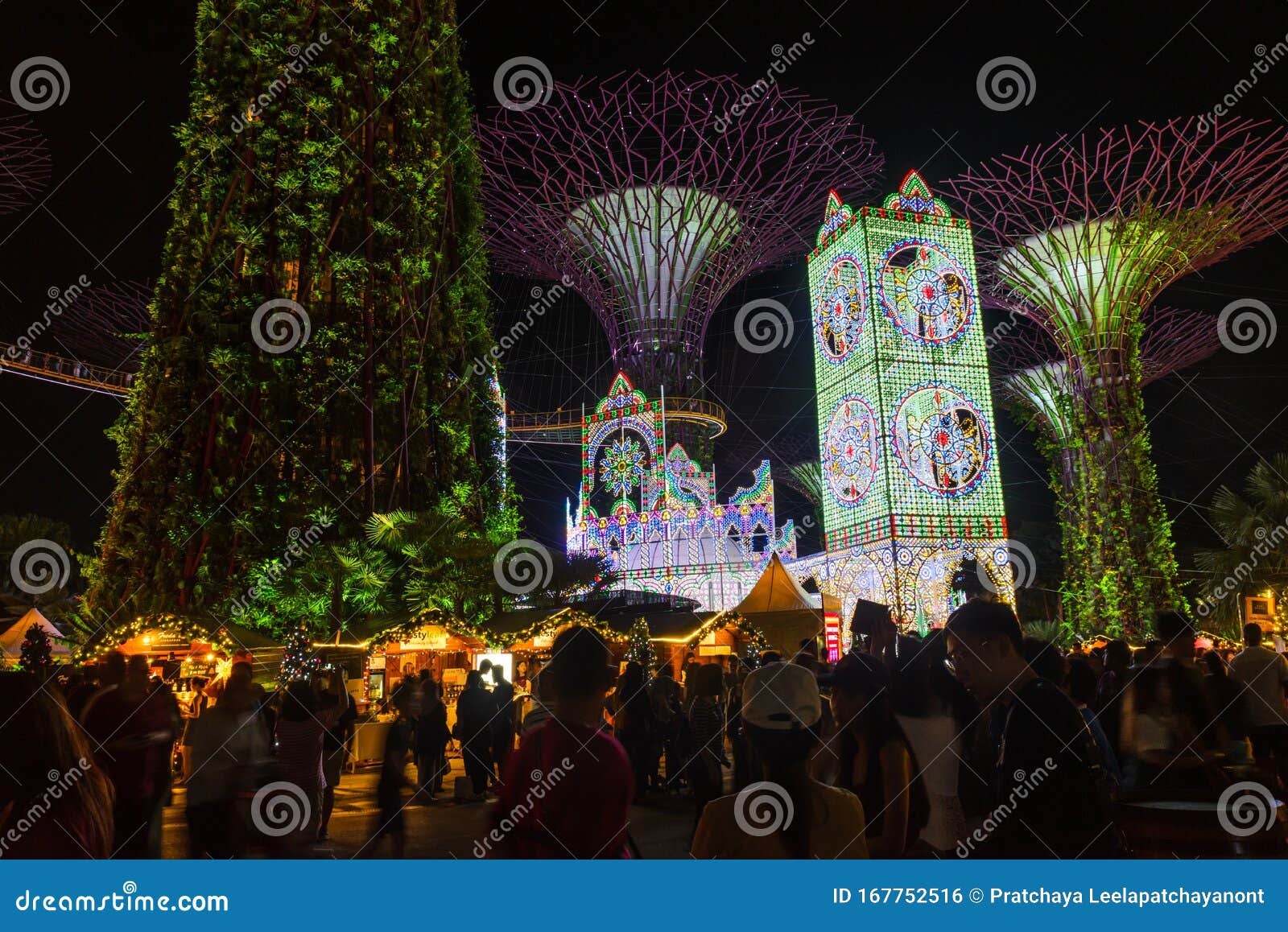 Lighting And Music Show With Supertree Of Christmas Wonderland Festival At Gardens By The Bay In Singapore Popular Tourist Attrac Stock Photo Image Of Christmas Landmark