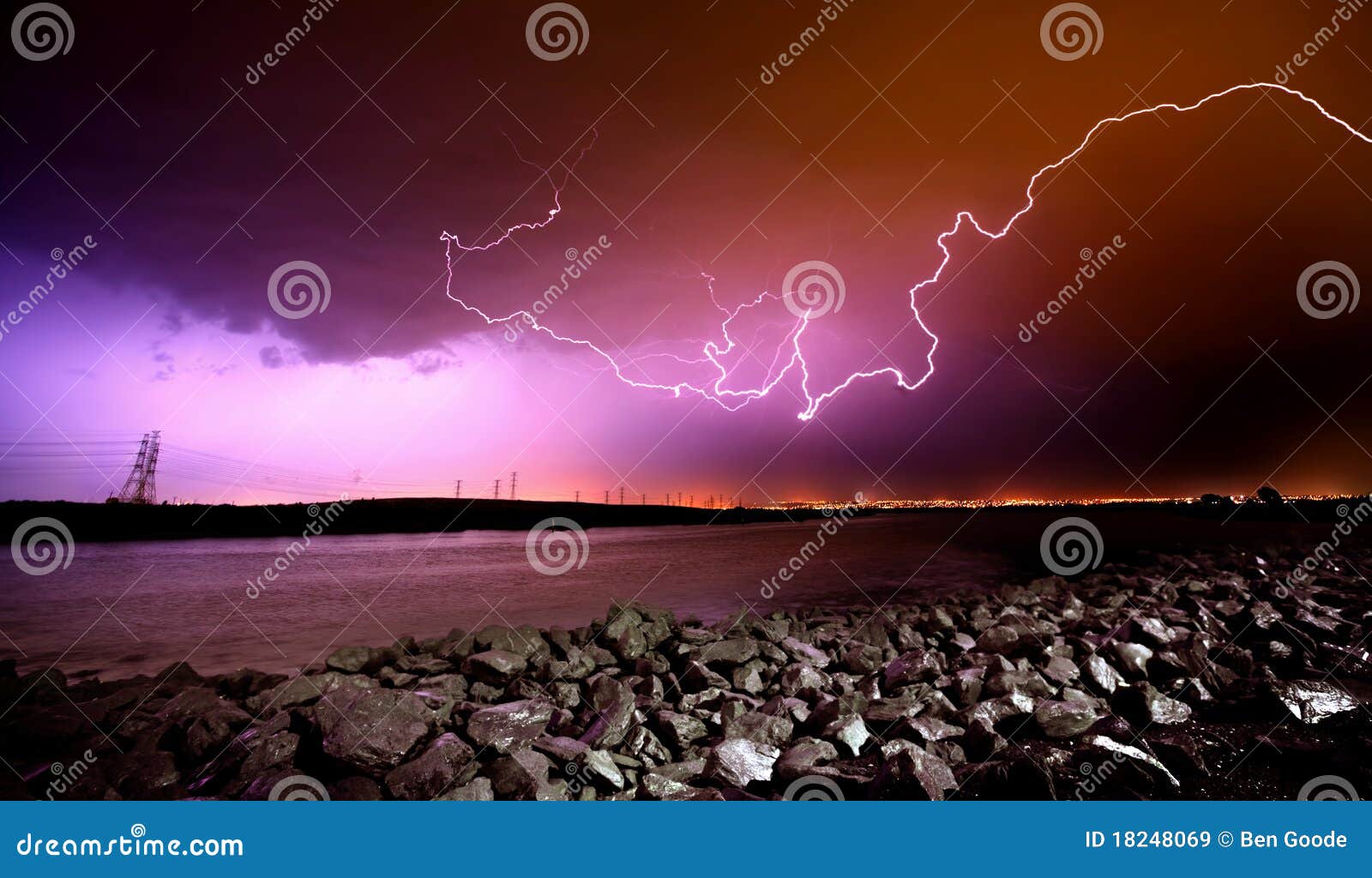 lightning crashes lightning crashes