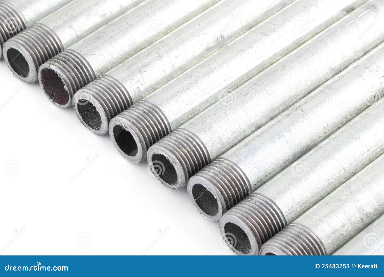 Ligne De Conduite D Eau De Fer Avec Le Brin Image Stock Image Du Conduite Brin 25483253