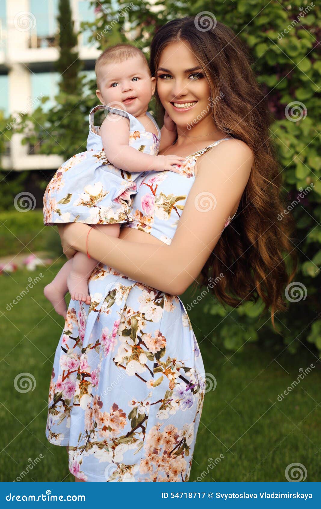 beautiful mother and daughter dresses