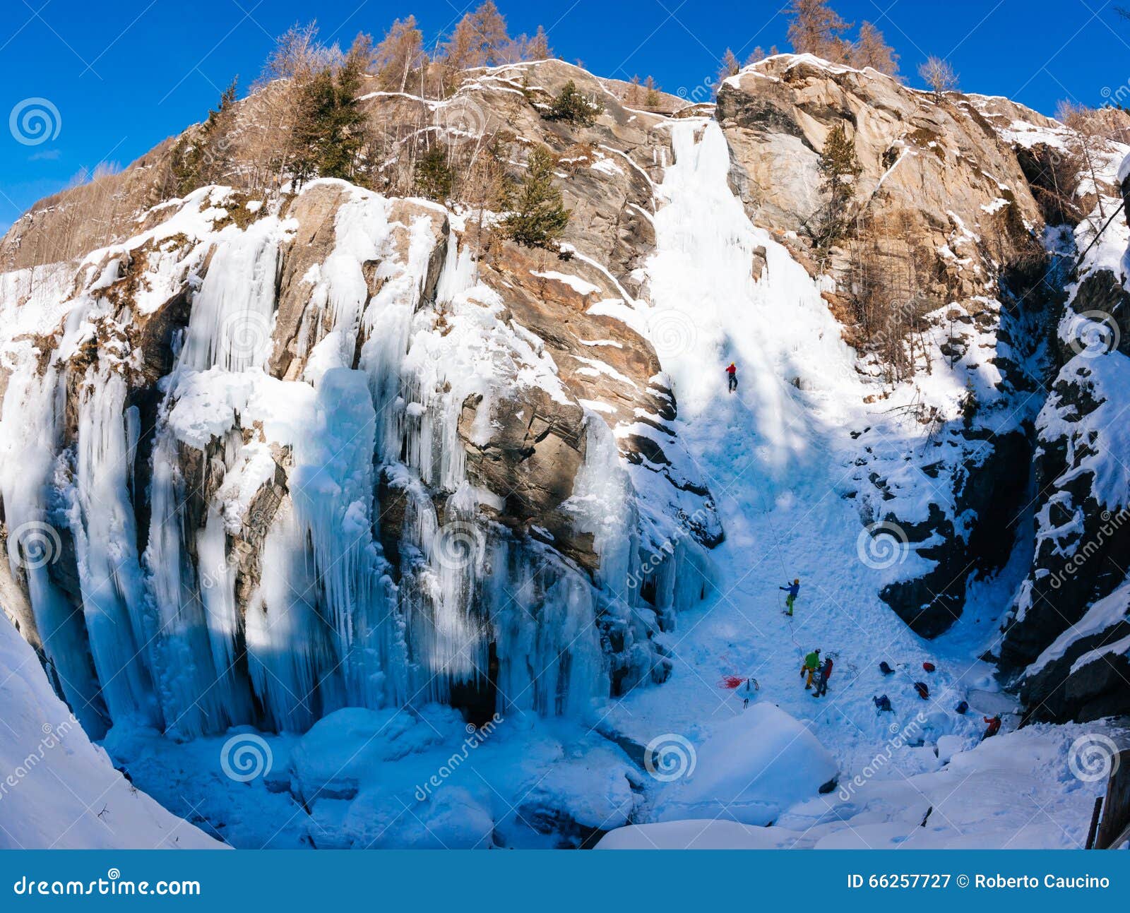 lillaz icefall: ice climbing paradise. : extreme sport,