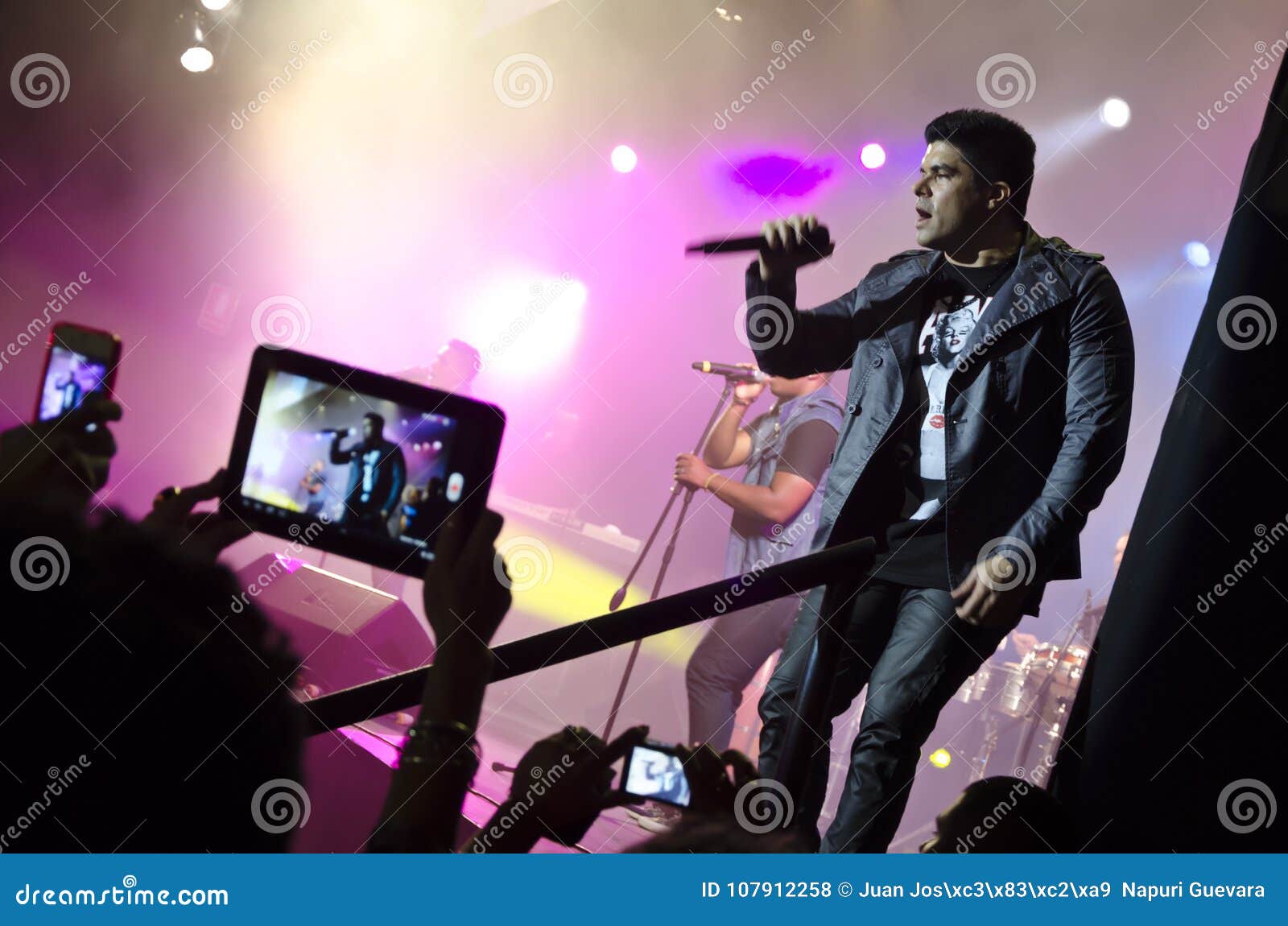 Jerry Rivera Concert editorial stock photo. Image of rock 107912258