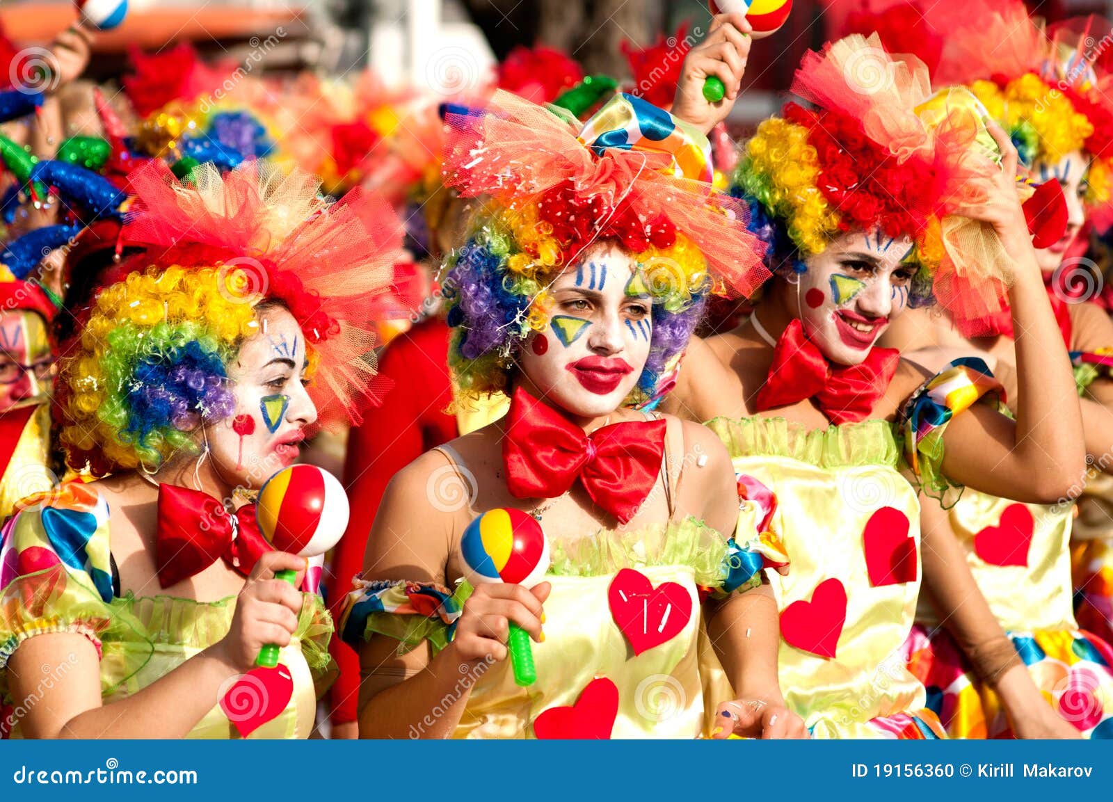 Limassol Carnaval Parade, 6 Maart, 2011. Deelnemer van de Groep van het Thema van de Clown tijdens de Parade van Carnaval op 6 Maart, 2011 in Limassol, Cyprus.