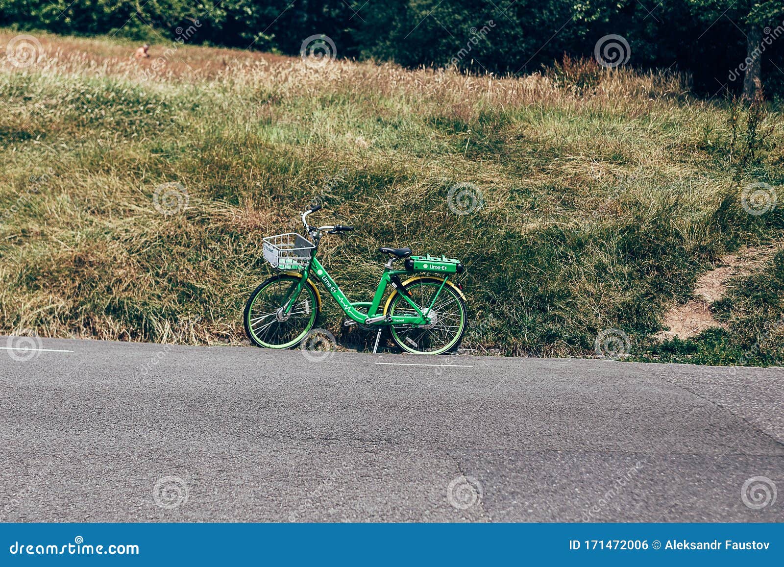 lime pedal bike