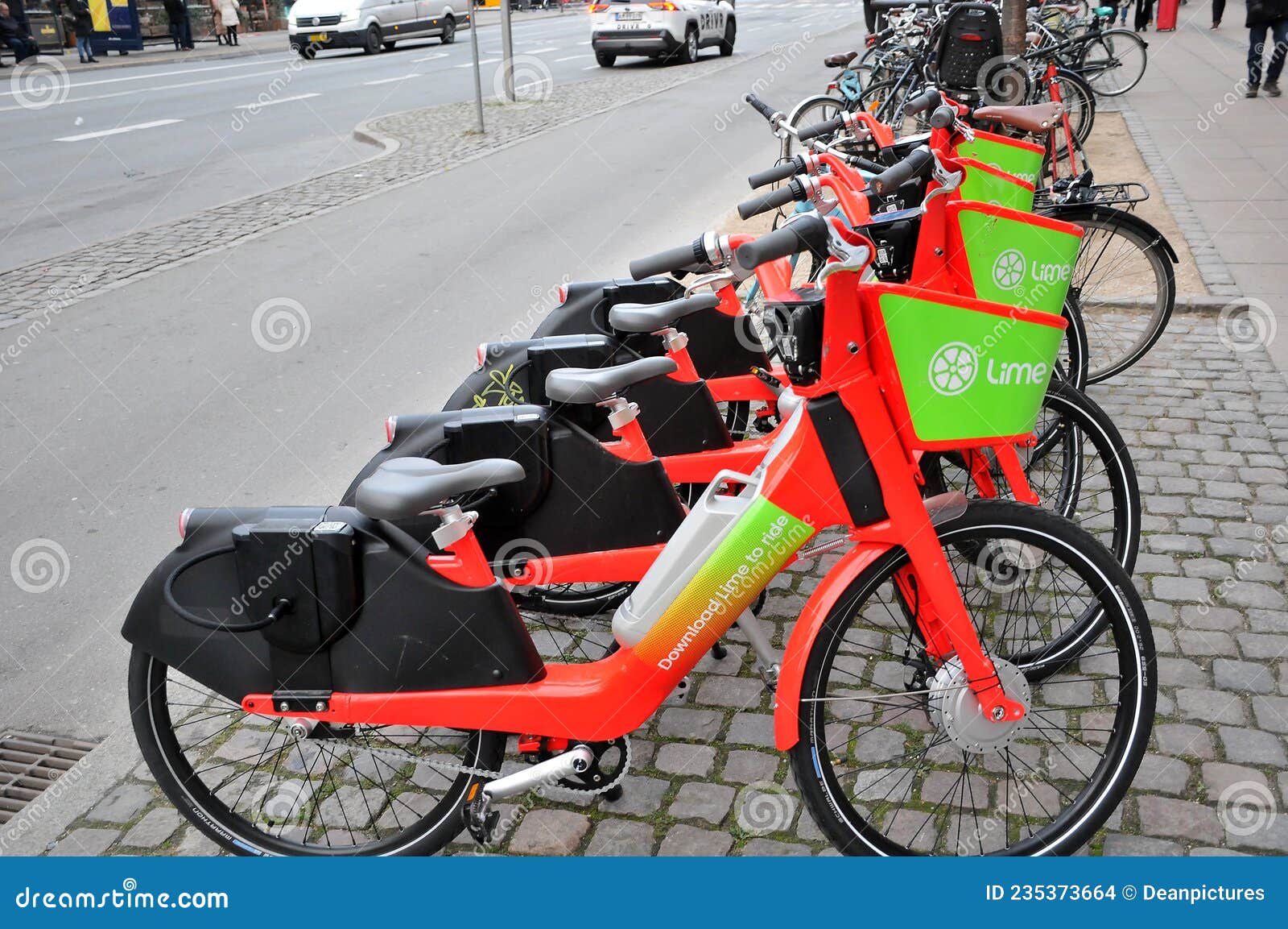 Smelte metal Kan Lime Electric Bike To Rent Park in Copenhagen Denamrk Editorial Stock Image  - Image of bicycles, rent: 235373664