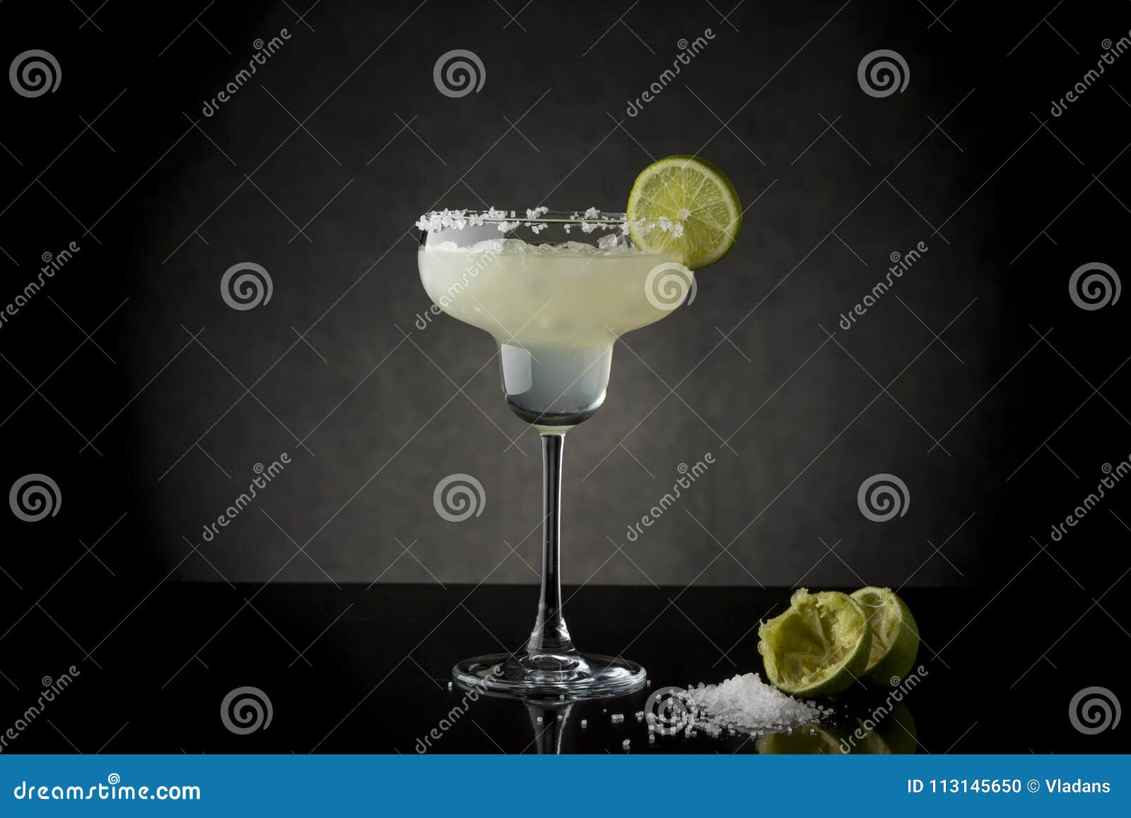 lime margarita cocktail