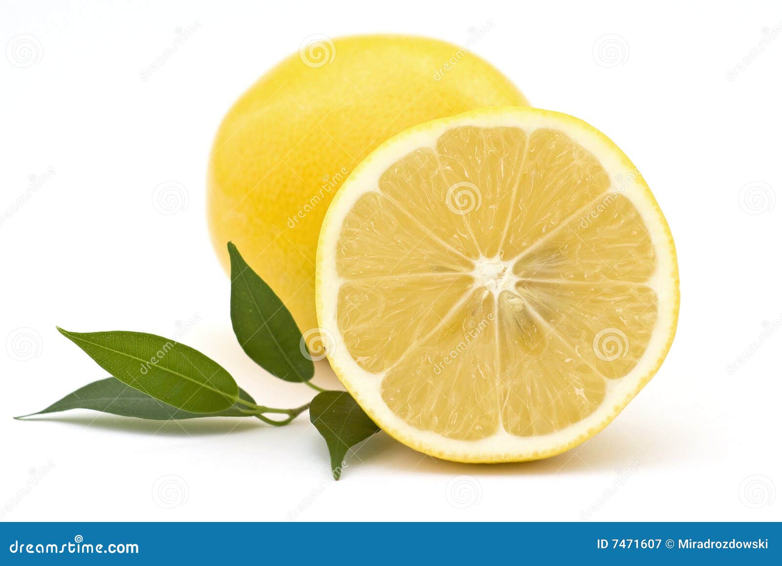 Limone isolato su priorità bassa bianca