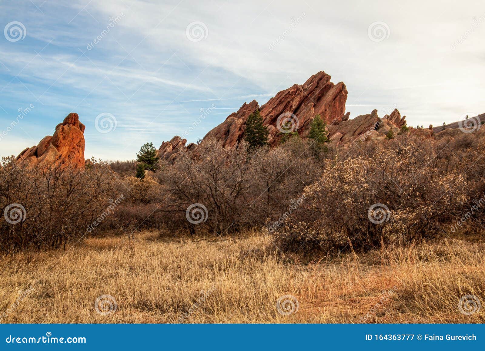 Linda formação de rocha de arenito vermelho em Roxborough State Park, Colorado. Linda formação de rocha de arenito vermelho em Roxborough State Park, Denver, Colorado, no pôr do sol