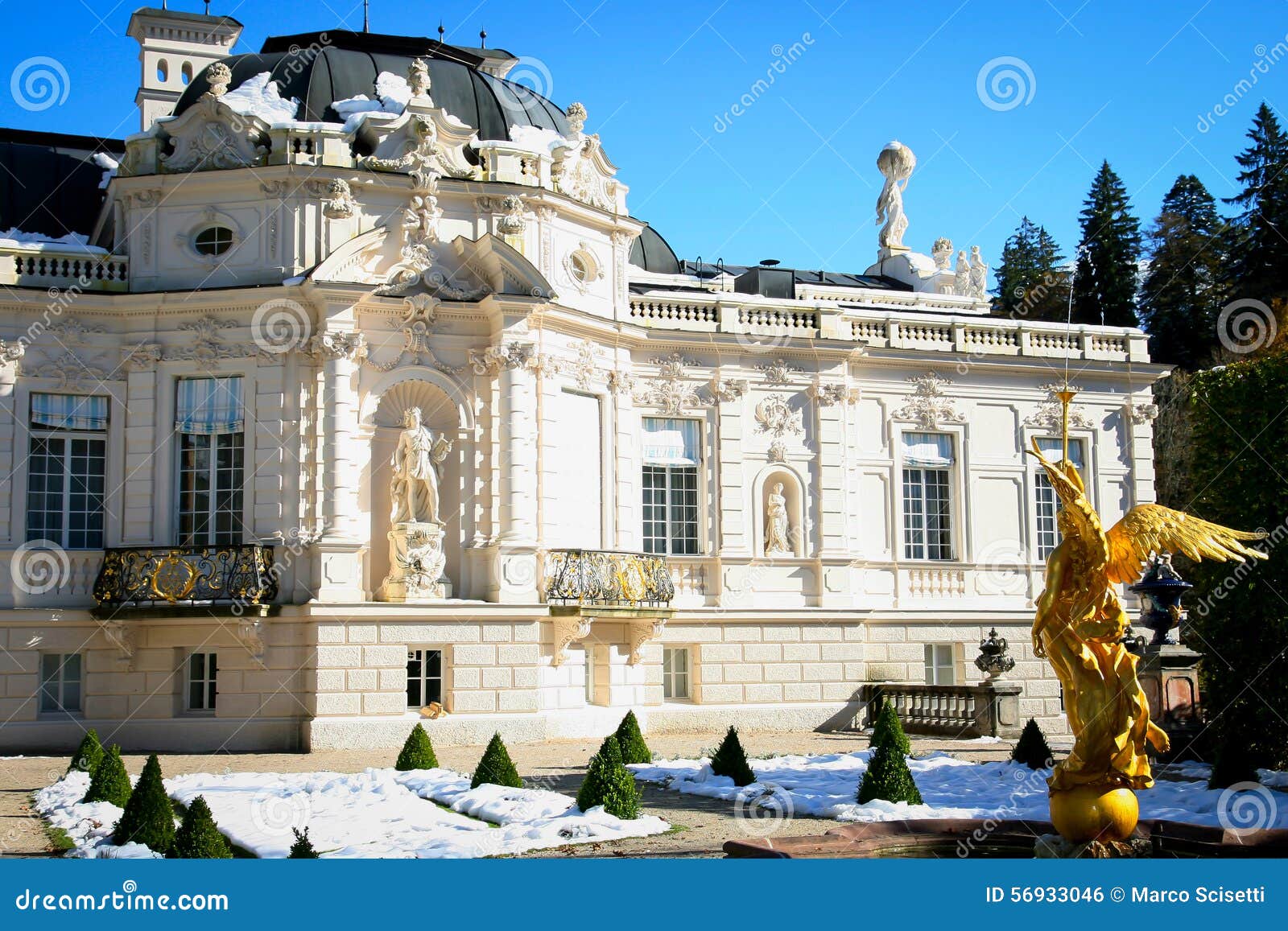 linderhof palace in a autumn day