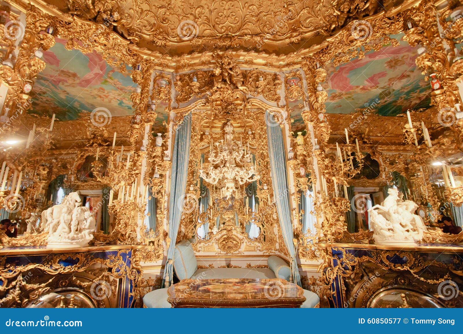 linderhof palace hall of mirrors