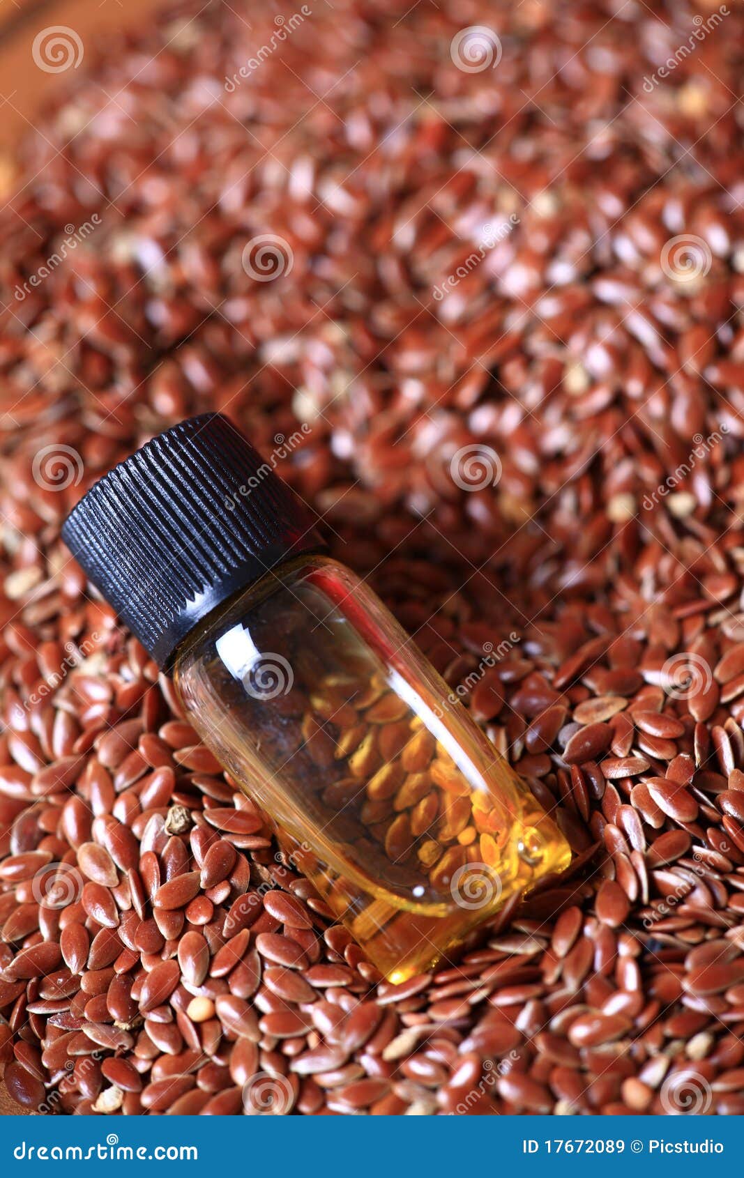 Linseed oil and seeds stock image. Image of roasted, heart 17672089