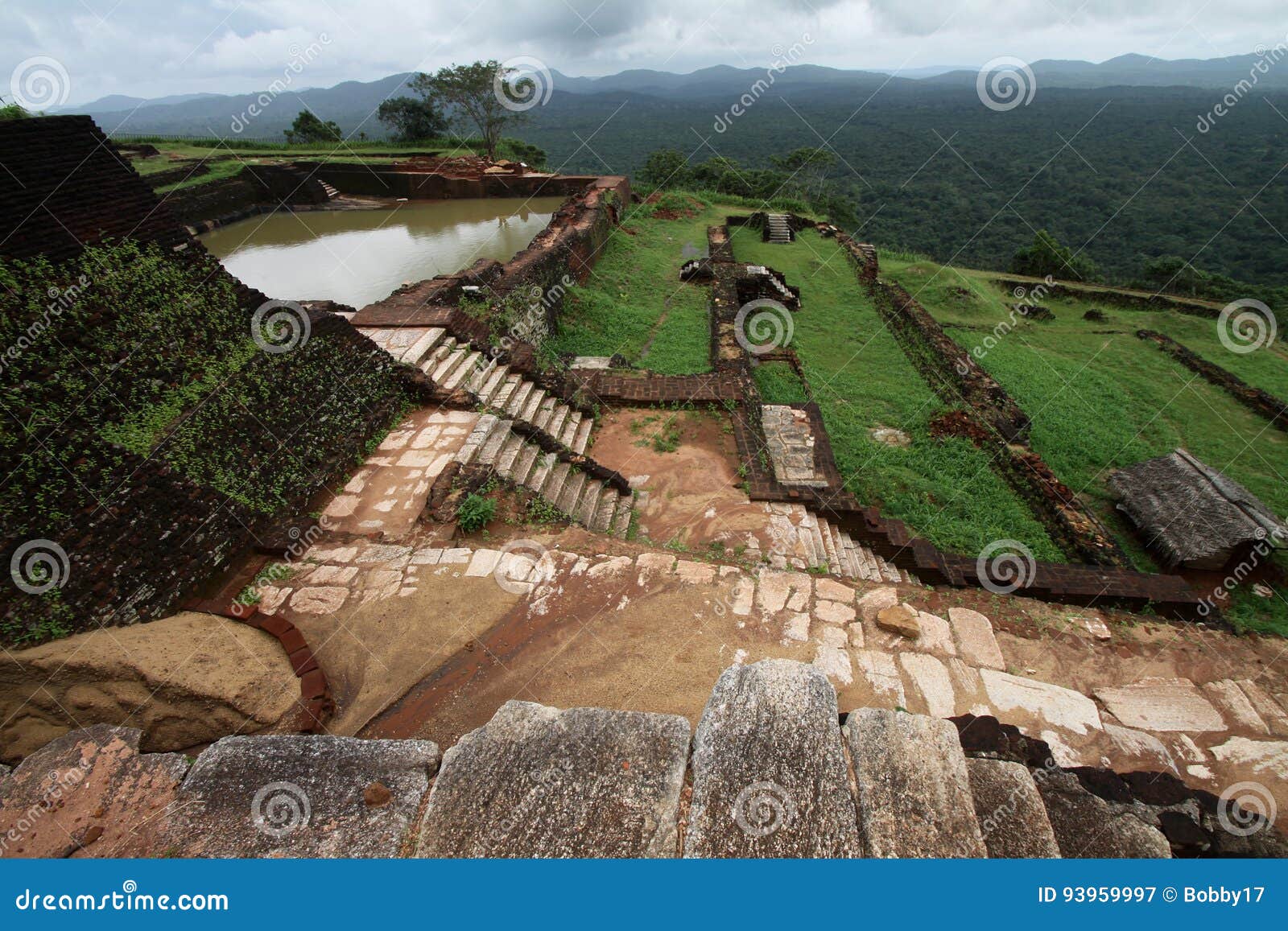 Lion rock in Sri Lanka stock image. Image of entrance 93959997