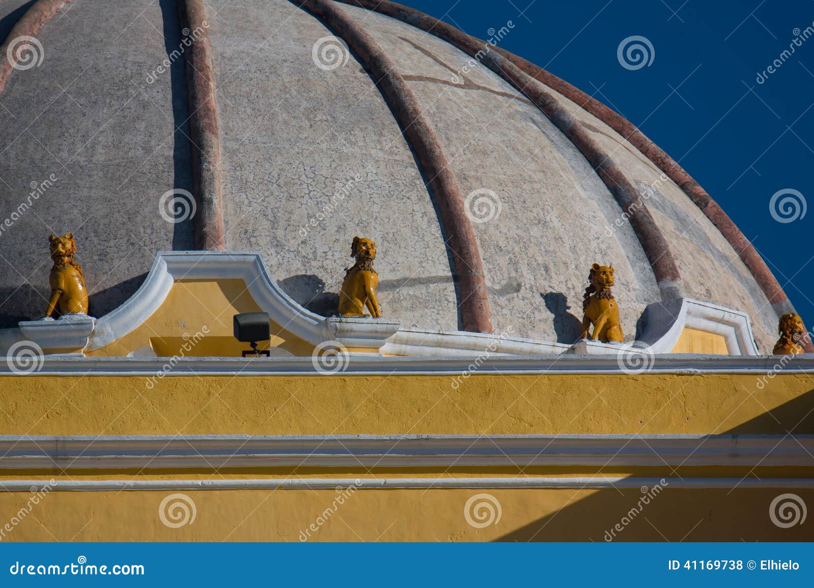 lion sculptures on the dome of iglesia de la merced antigua