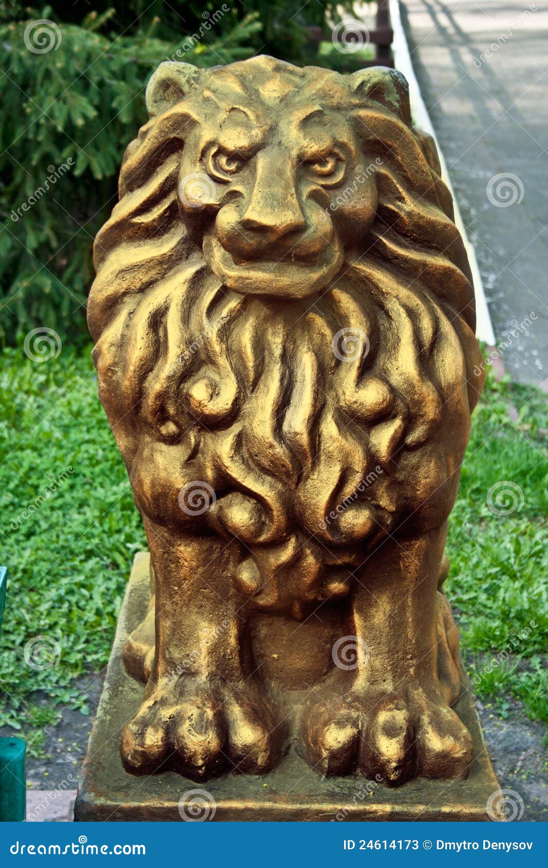 Lion statue gold color stock image. Image of design, classic - 24614173