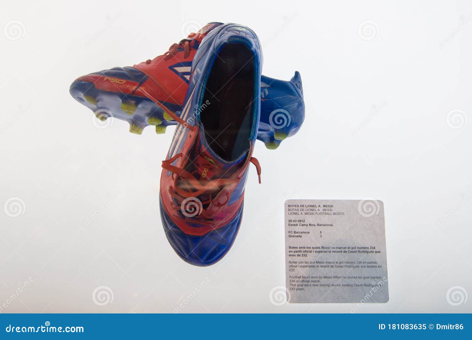Klap laten we het doen kasteel Lionel Messi Voetbalschoenen in Het Museum Van Fc Barcelona Redactionele  Afbeelding - Image of schoen, argentinië: 181083635