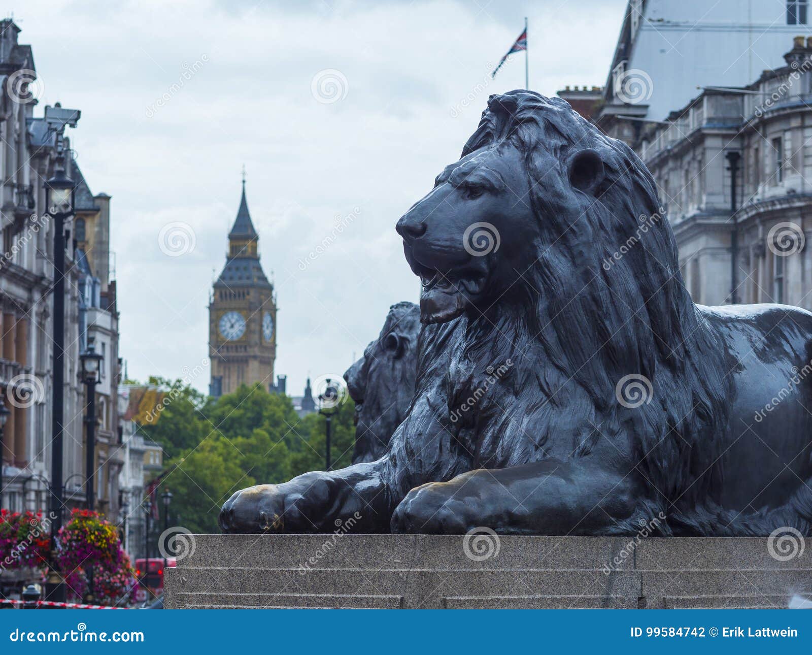 The Lions at Trafalgar Square London and Queen Elizabeth Tower Editorial  Photography - Image of international, london: 99584742