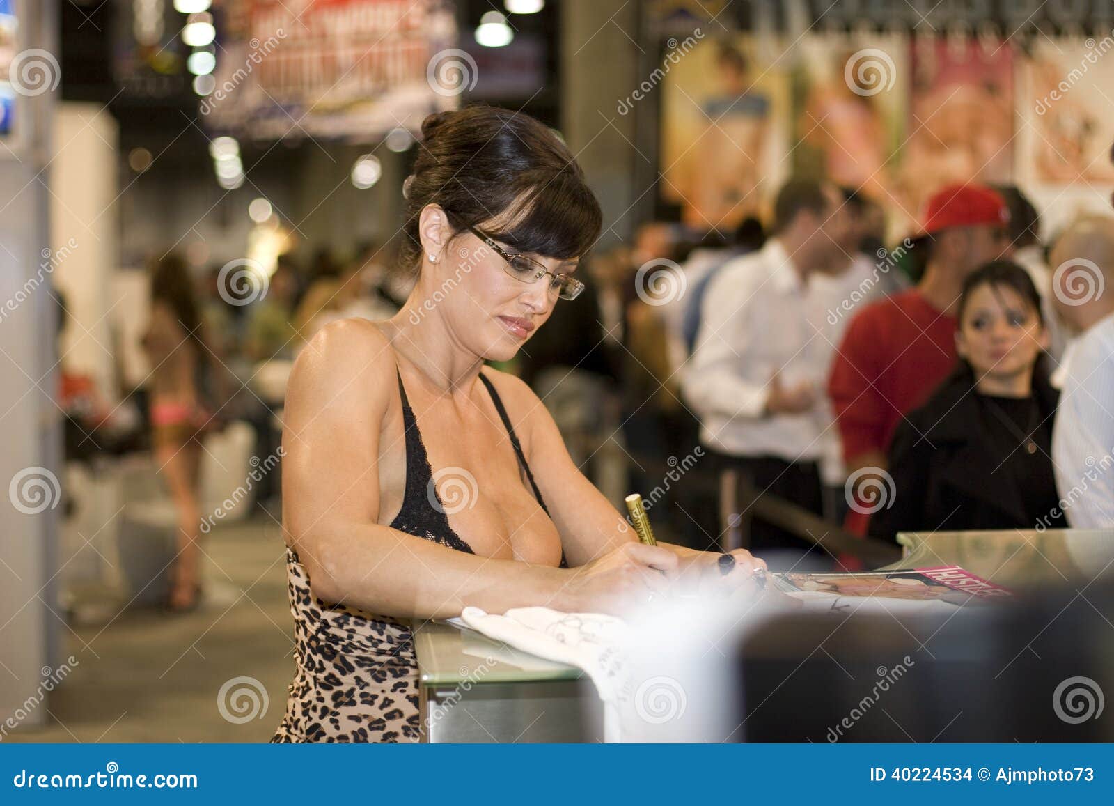 Lisa Ann New Grocery - Lisa Ann at the AVN Convention Editorial Stock Image - Image of adult, lisa:  40224534