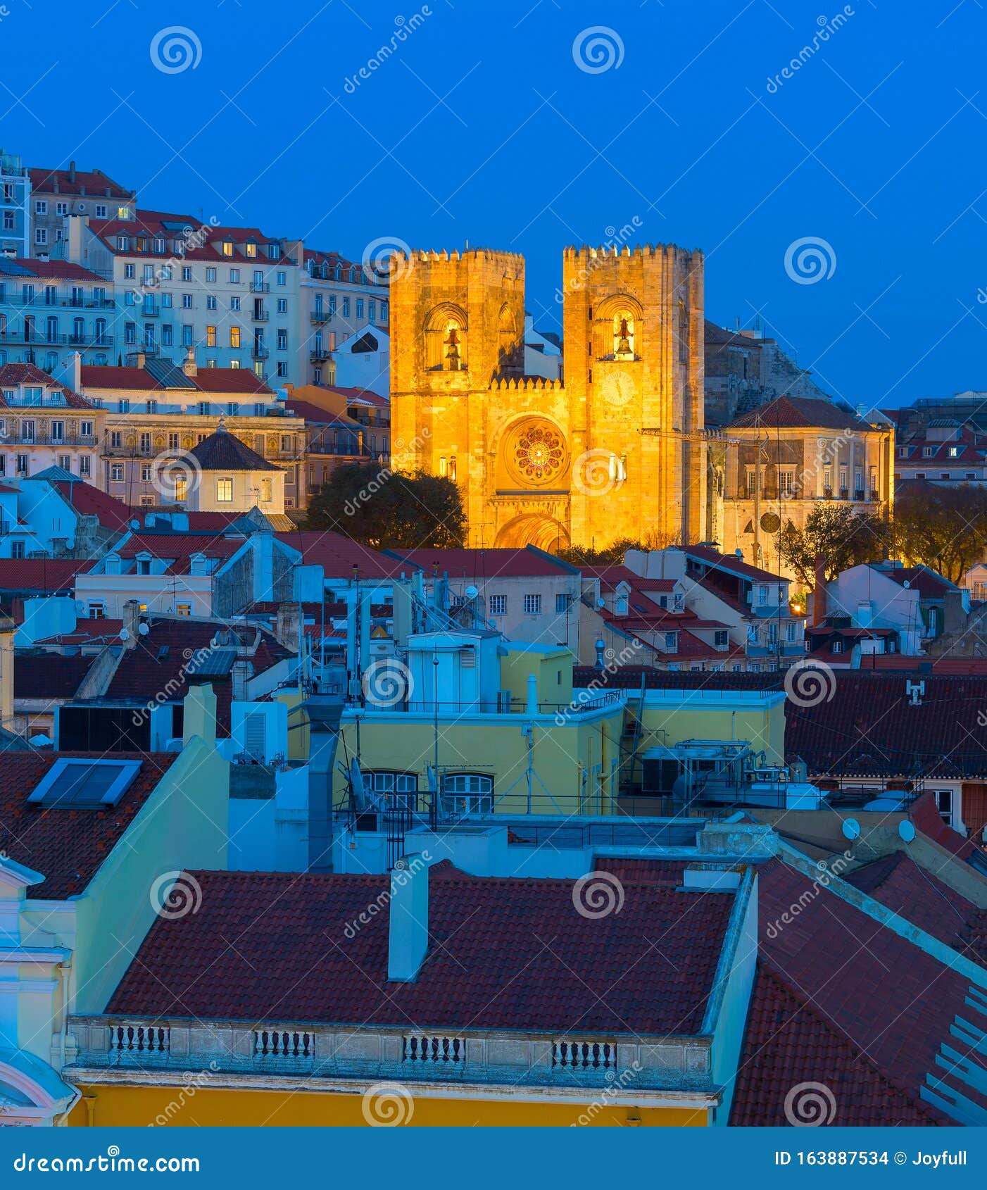 lisbon cathedral twilight church portugal