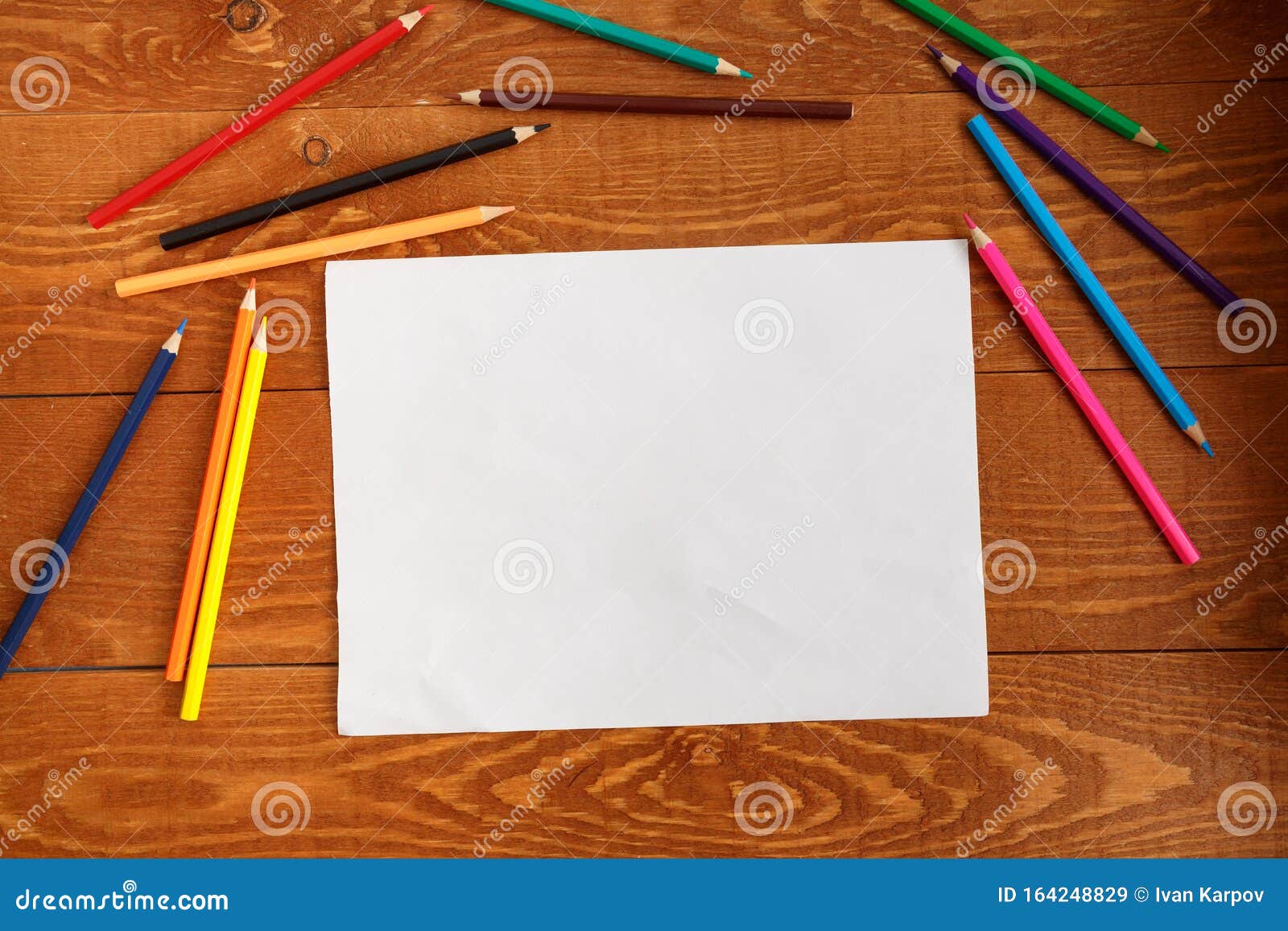 Lista En Blanco De Papel Y Lápices De Colores Diferentes Imagen de archivo - Imagen de mentira, creatividad: 164248829 Lista En Blanco De Papel Y Lápices De Colores Diferentes Imagen de archivo - Imagen de mentira, creatividad: 164248829