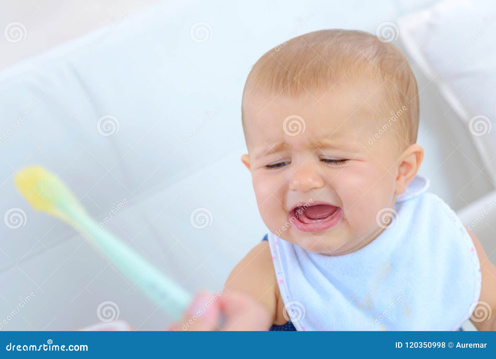 baby crying during feeding