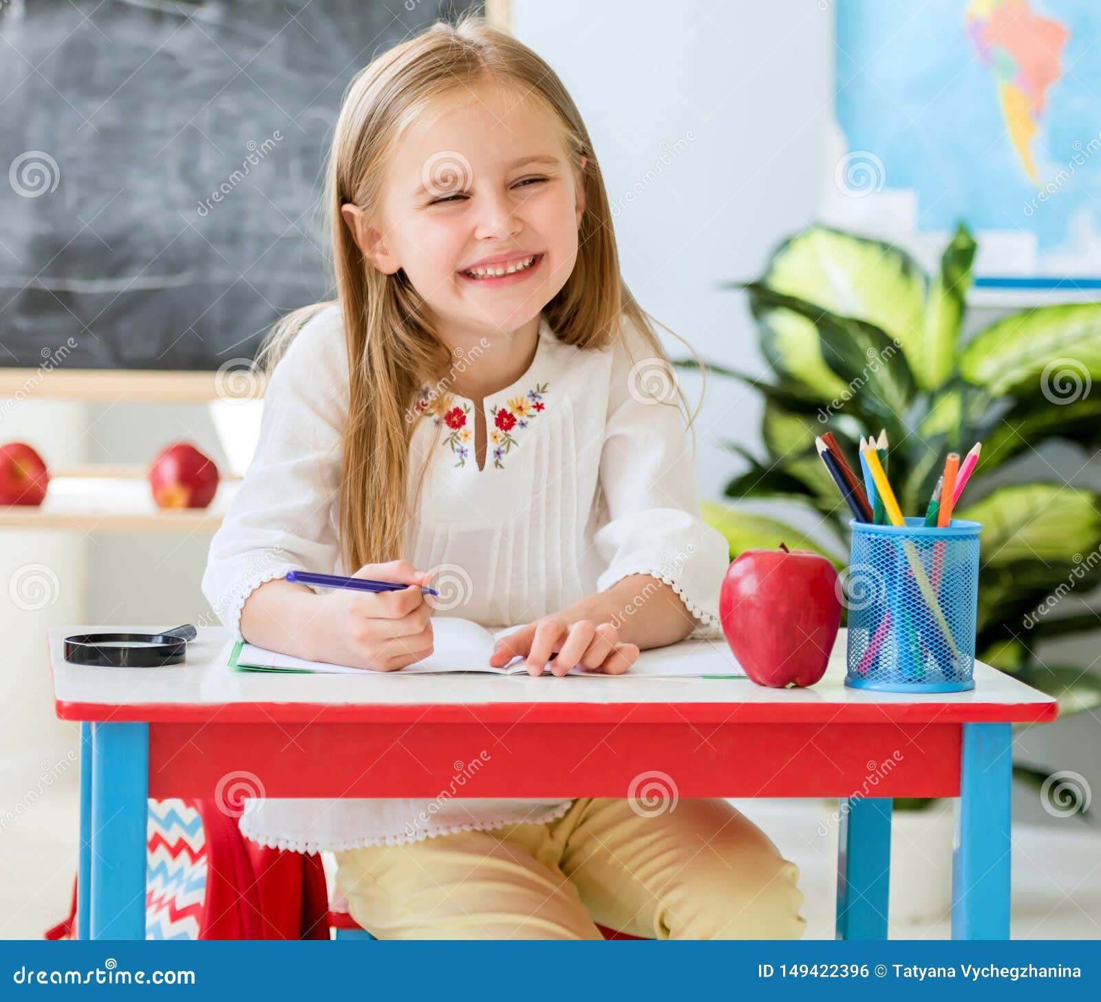 little girls white desk