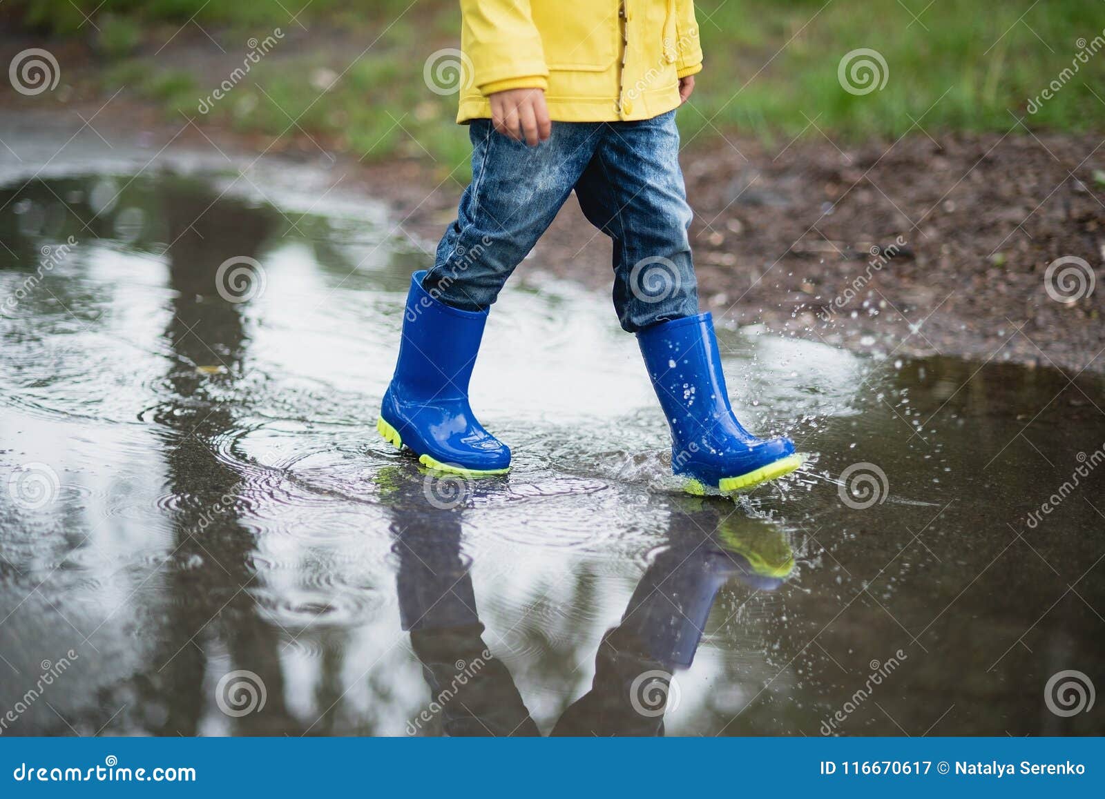 Little Boy Playing in Puddle Stock Image - Image of play, little: 116670617